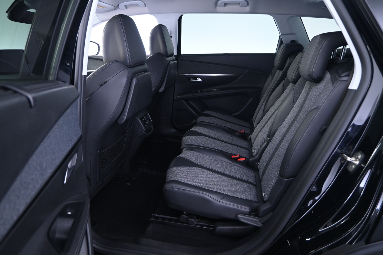 PEUGEOT 5008 2018