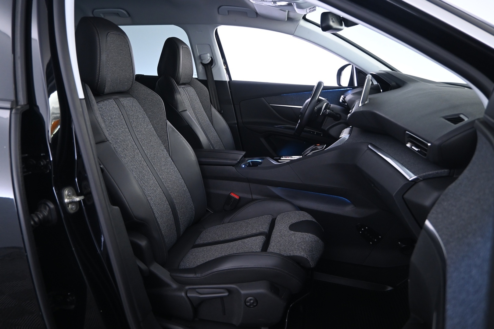 PEUGEOT 5008 2018