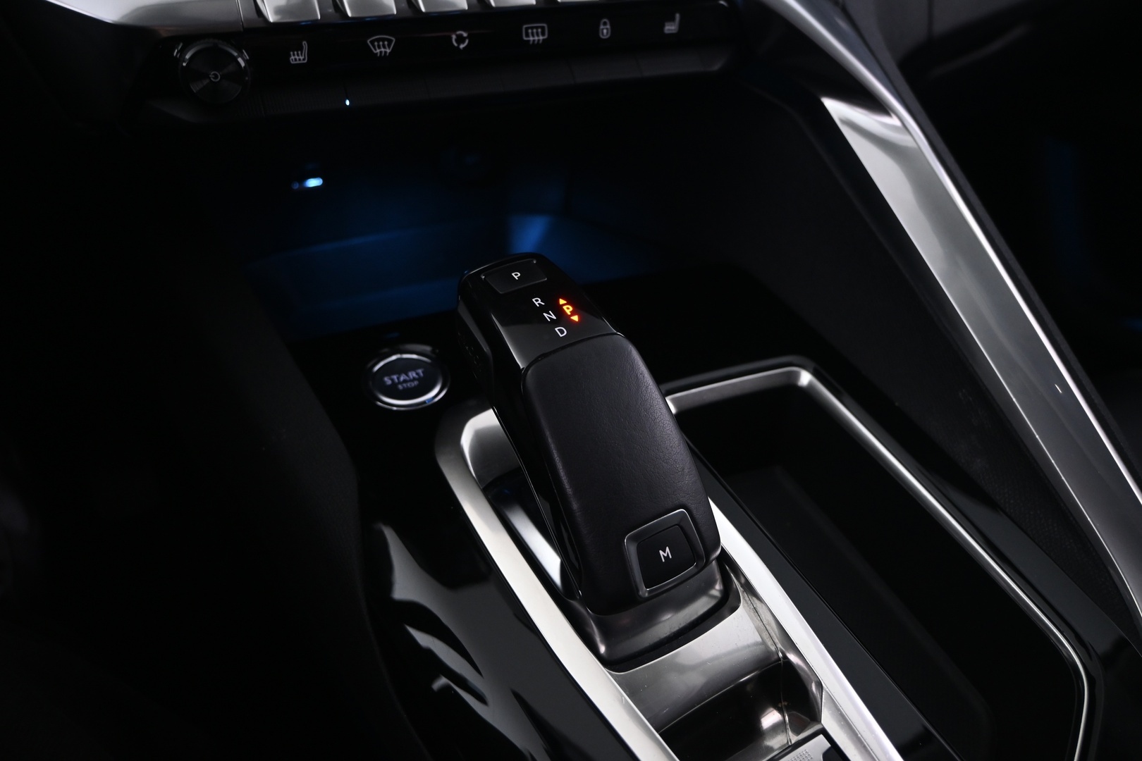 PEUGEOT 5008 2018