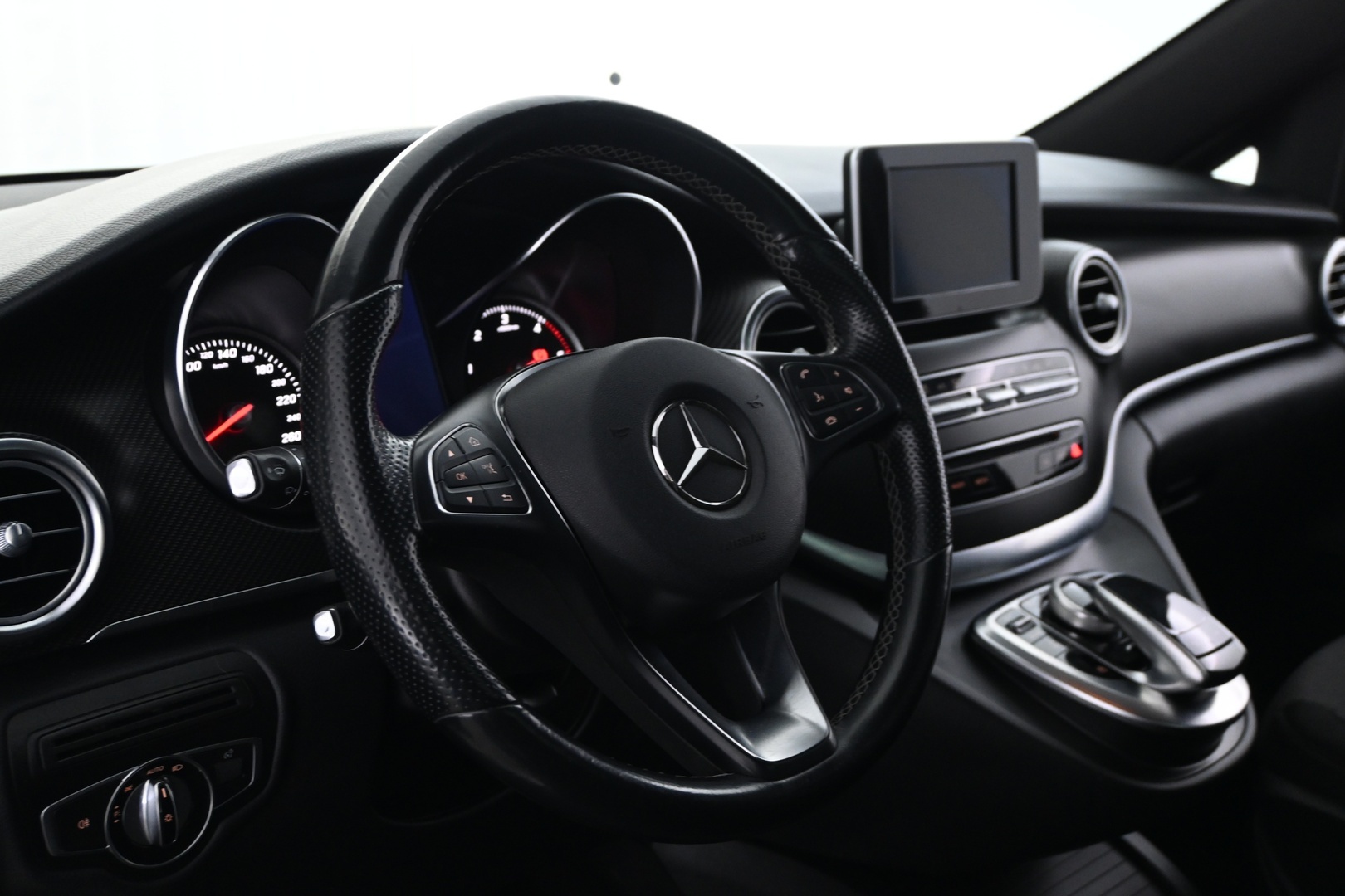 MERCEDES-BENZ V 2017