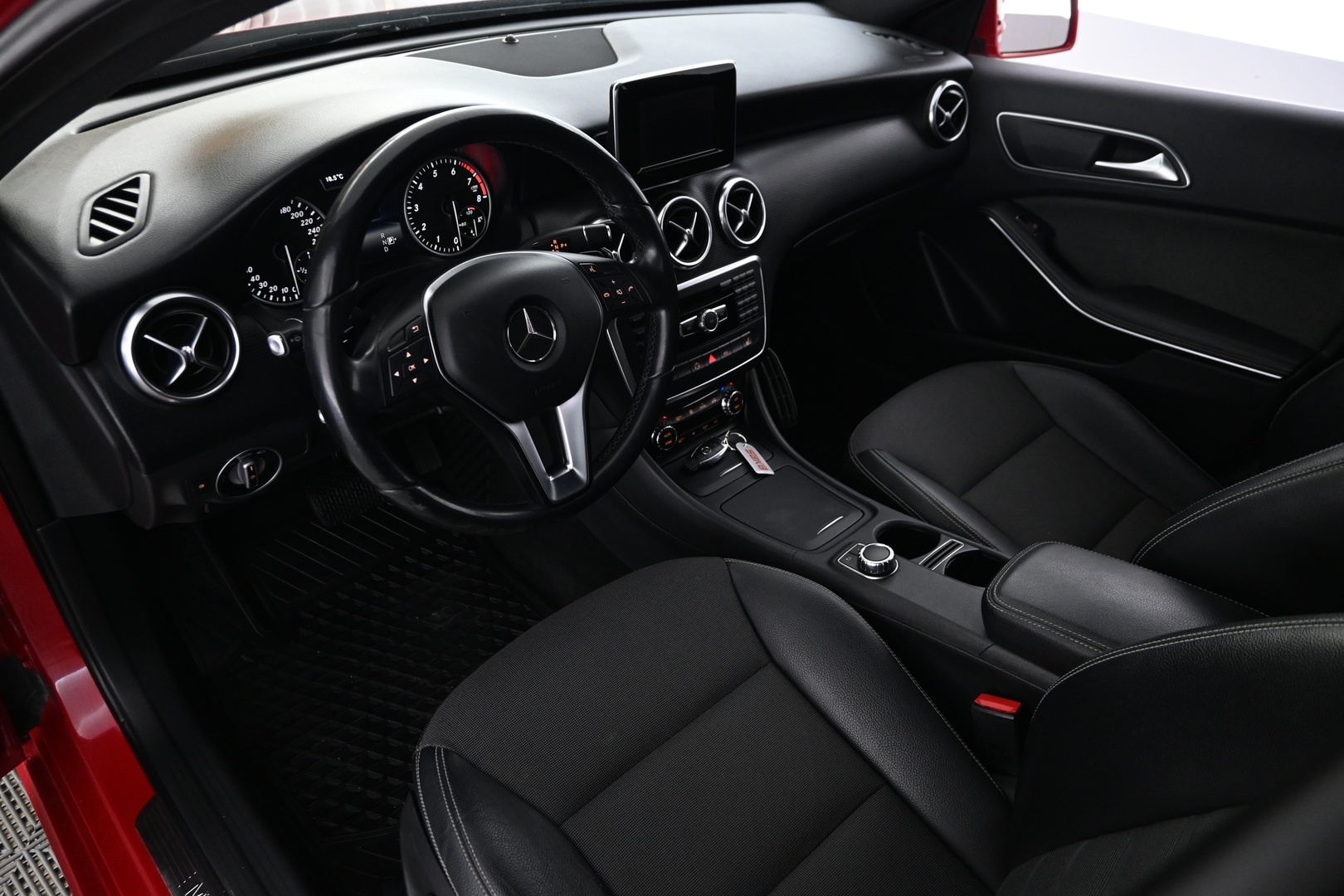 MERCEDES-BENZ A 2014