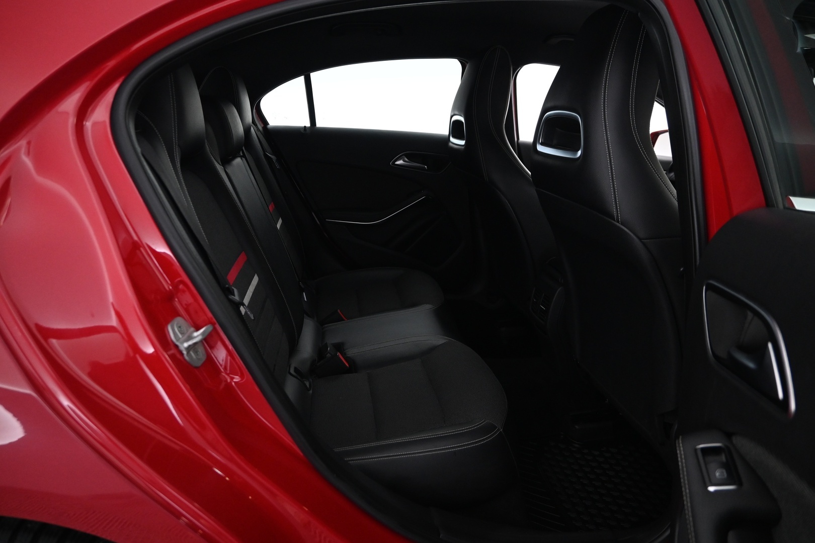 MERCEDES-BENZ A 2014