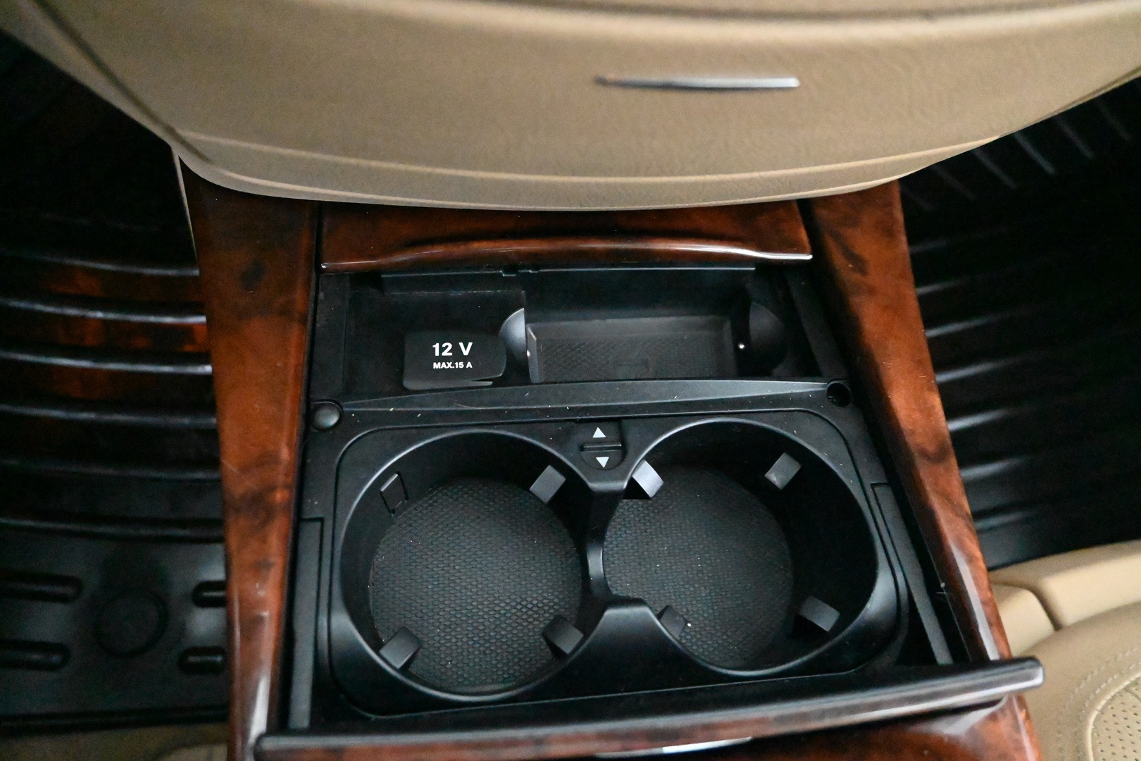 MERCEDES-BENZ S 2010