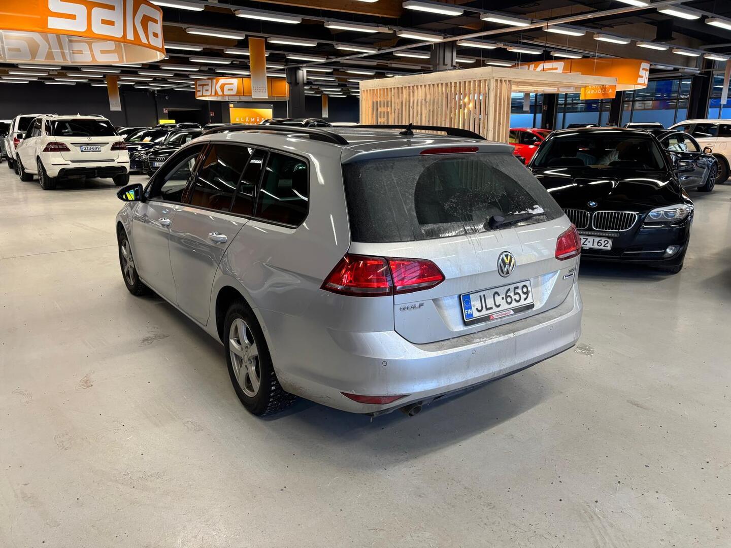 VOLKSWAGEN Golf 2015