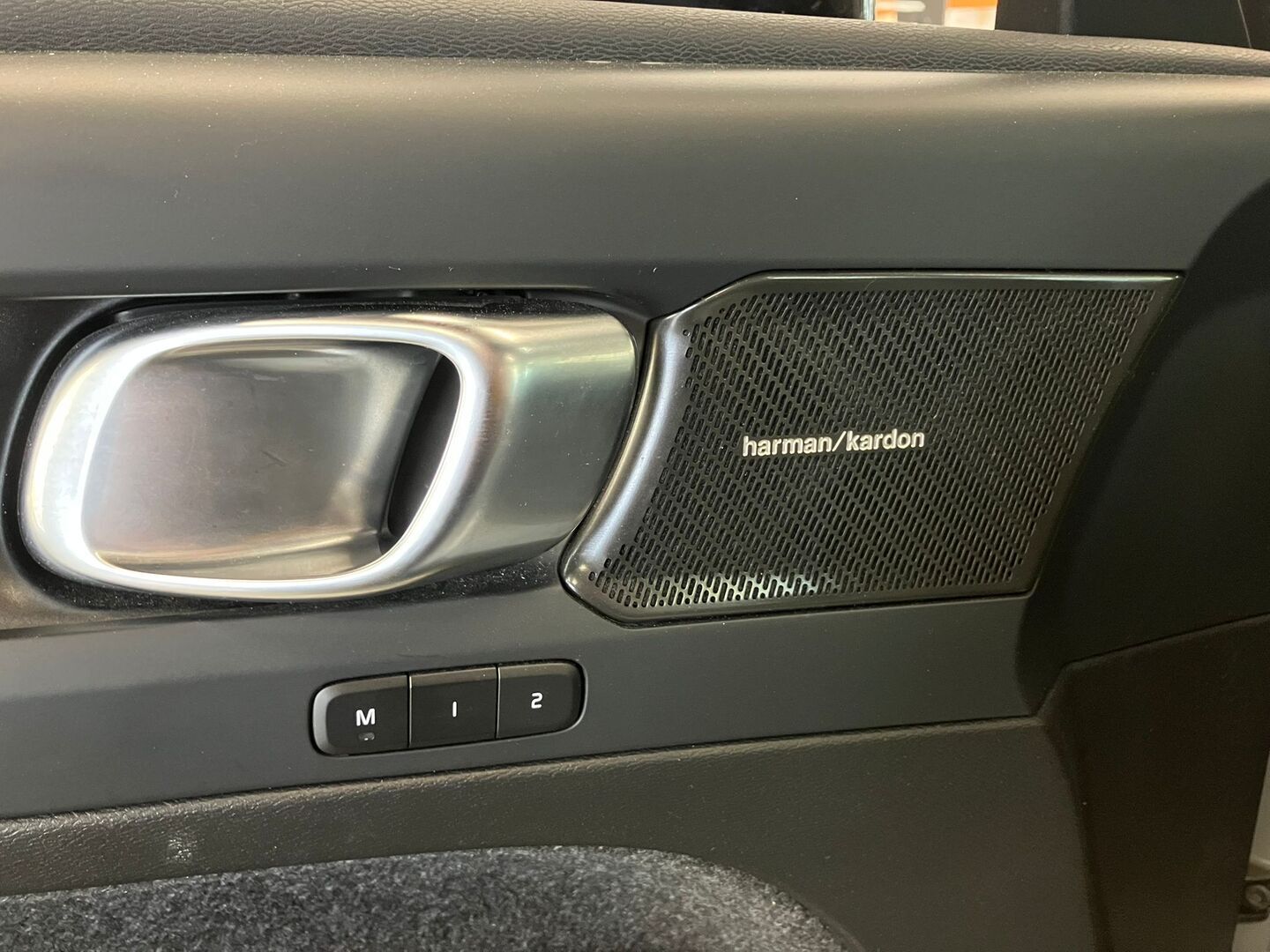 VOLVO C40 2024