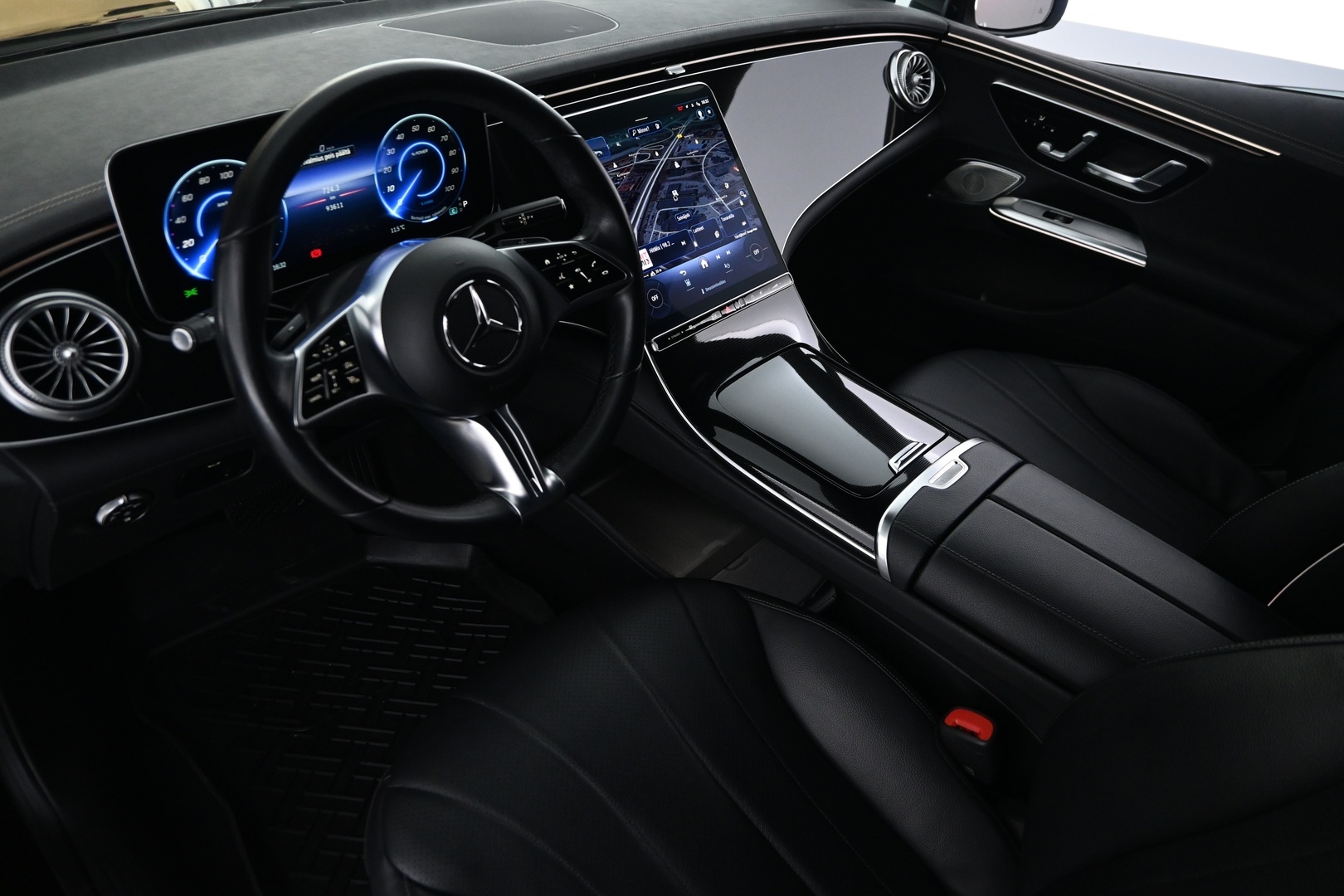 MERCEDES-BENZ EQE 2022