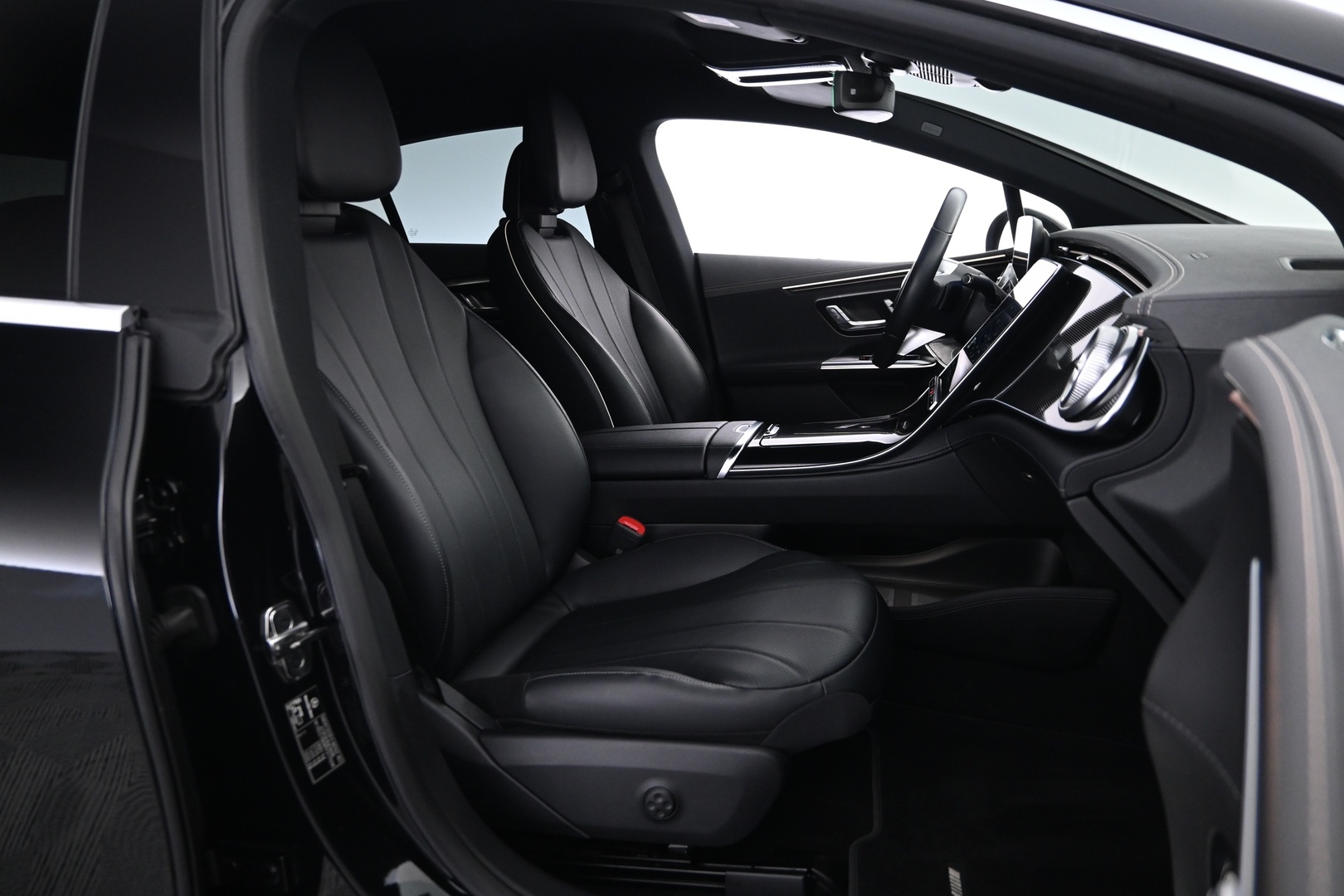 MERCEDES-BENZ EQE 2022