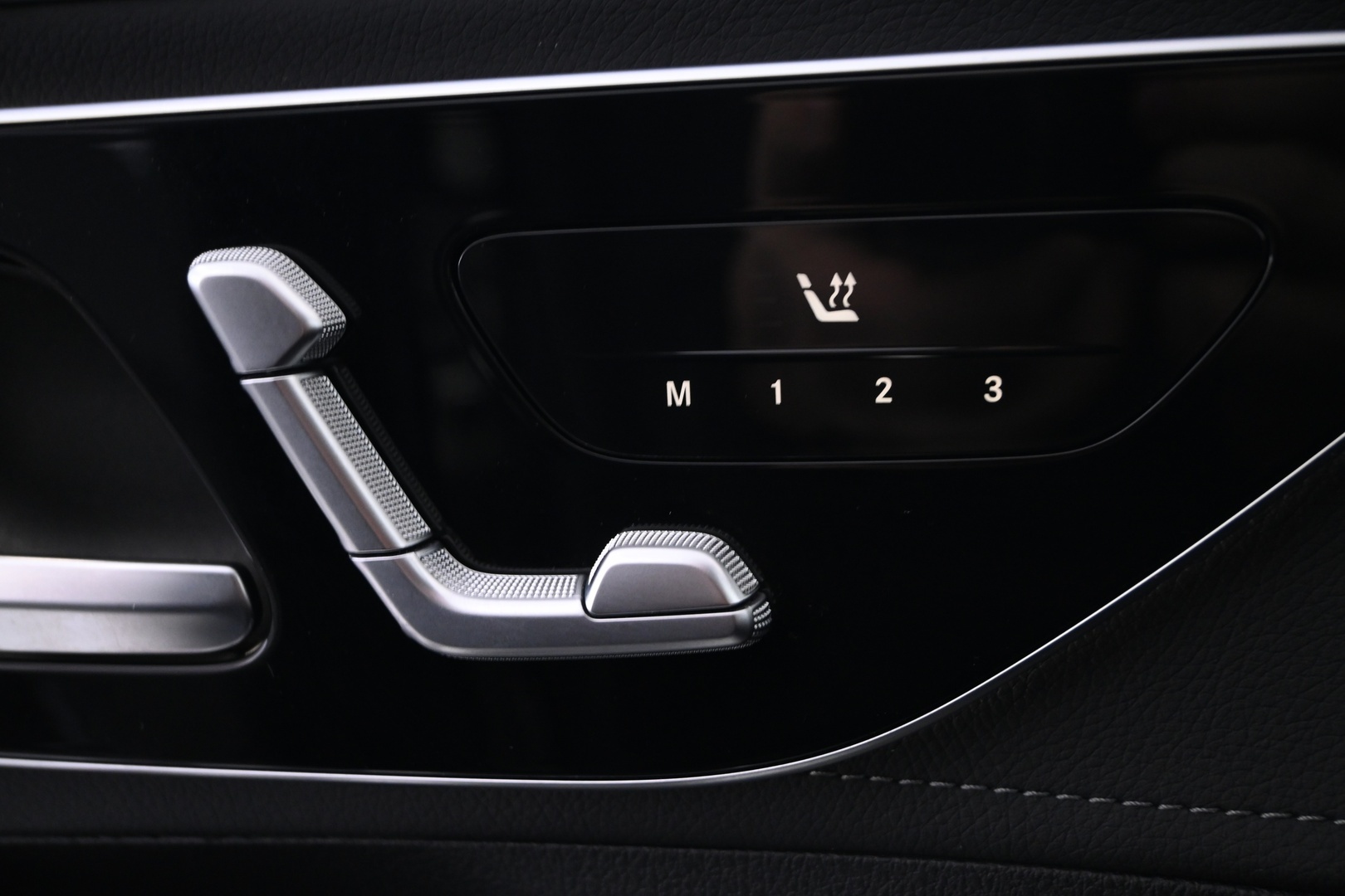 MERCEDES-BENZ EQE 2022