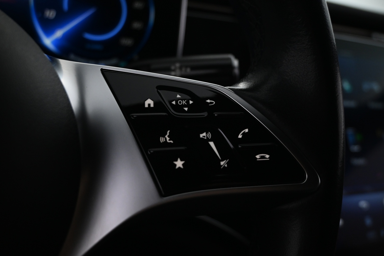 MERCEDES-BENZ EQE 2022