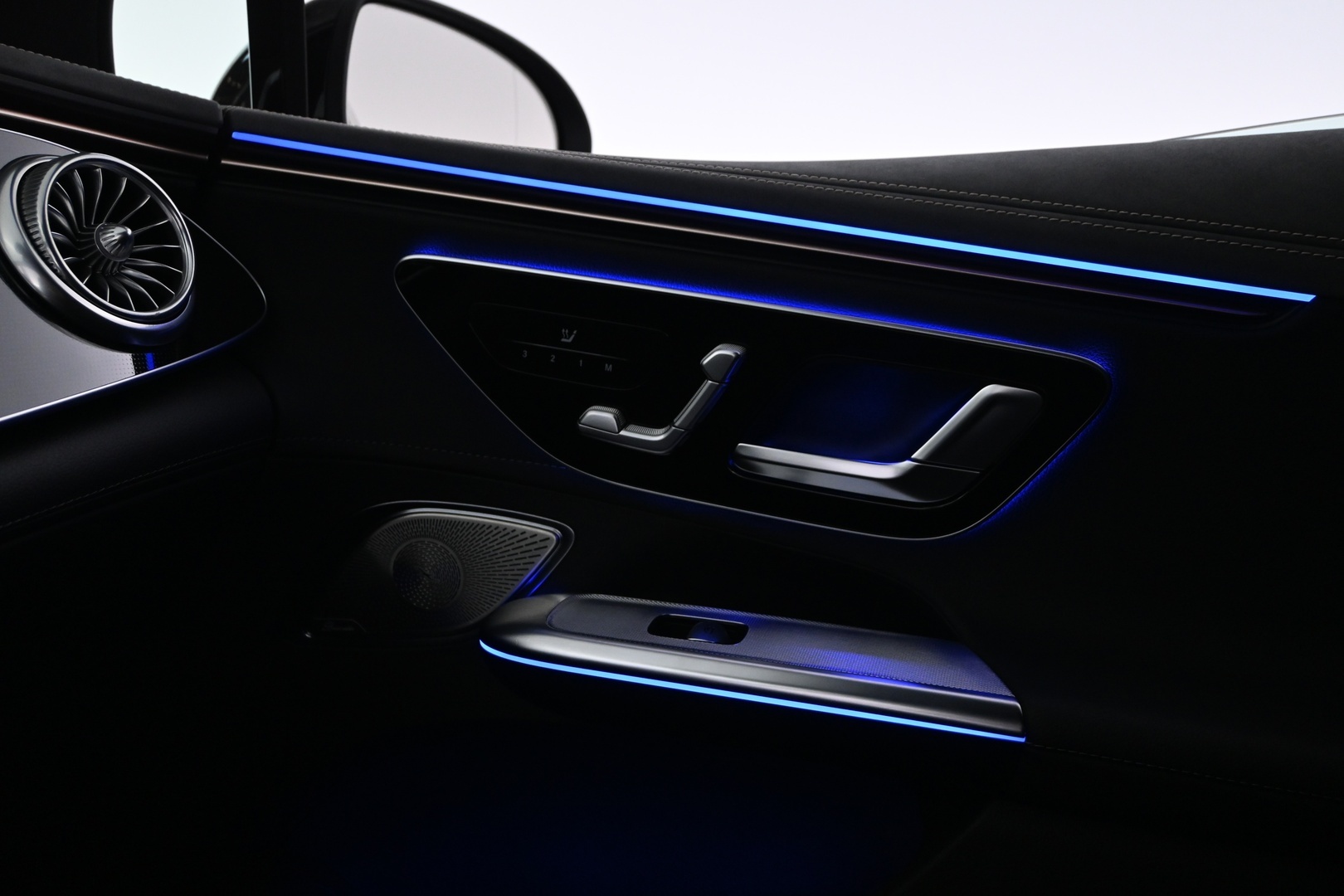 MERCEDES-BENZ EQE 2022