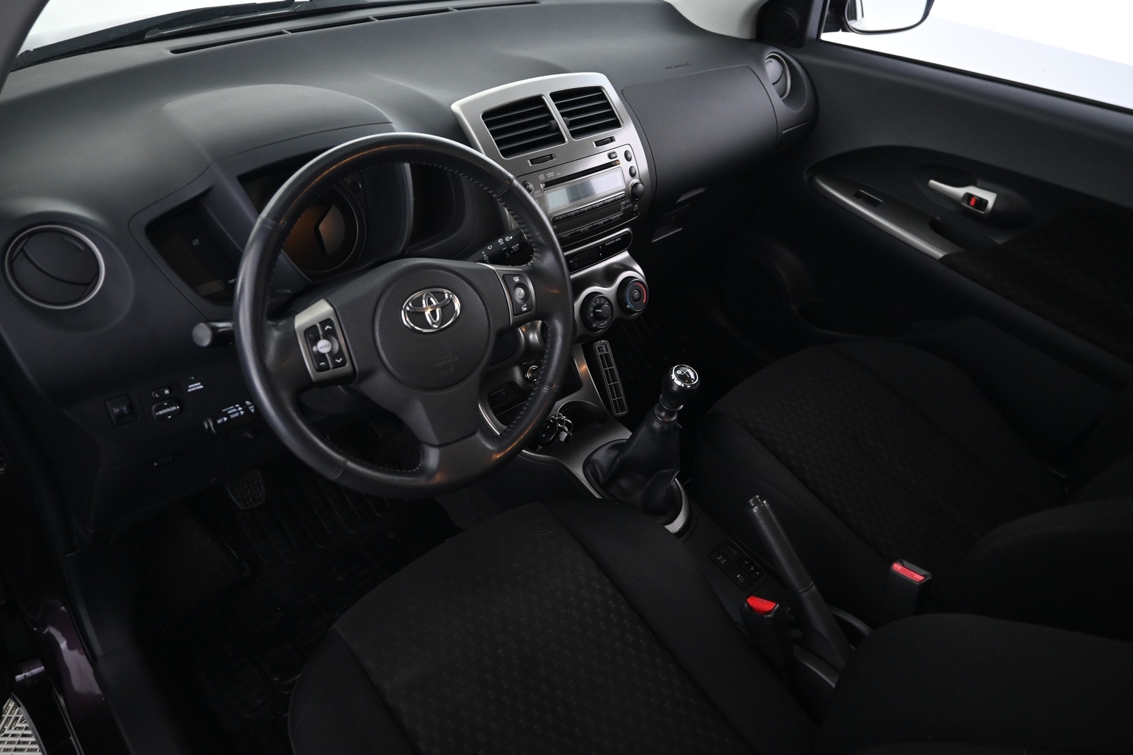 TOYOTA Urban Cruiser 2011