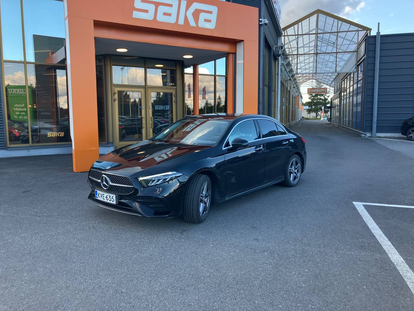 MERCEDES-BENZ A 2023