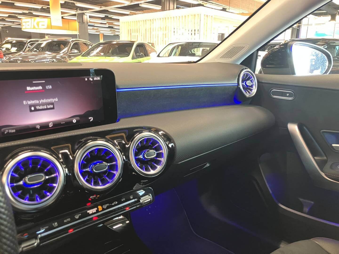 MERCEDES-BENZ A 2023