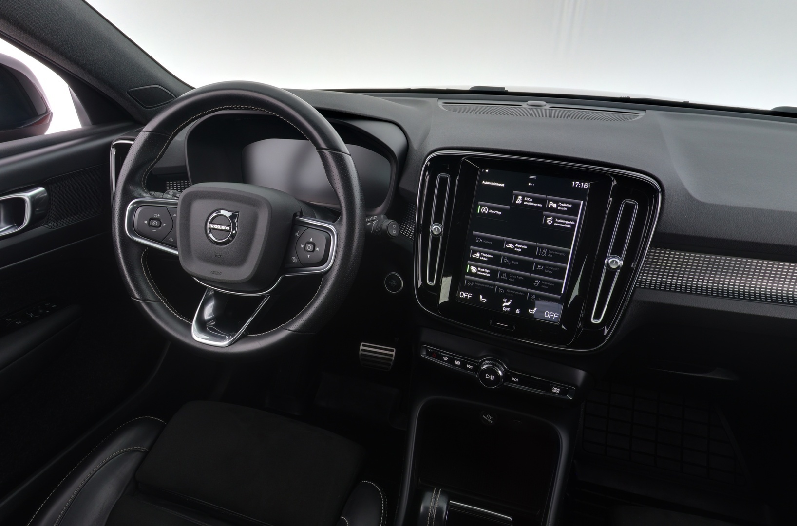 VOLVO XC40 2021