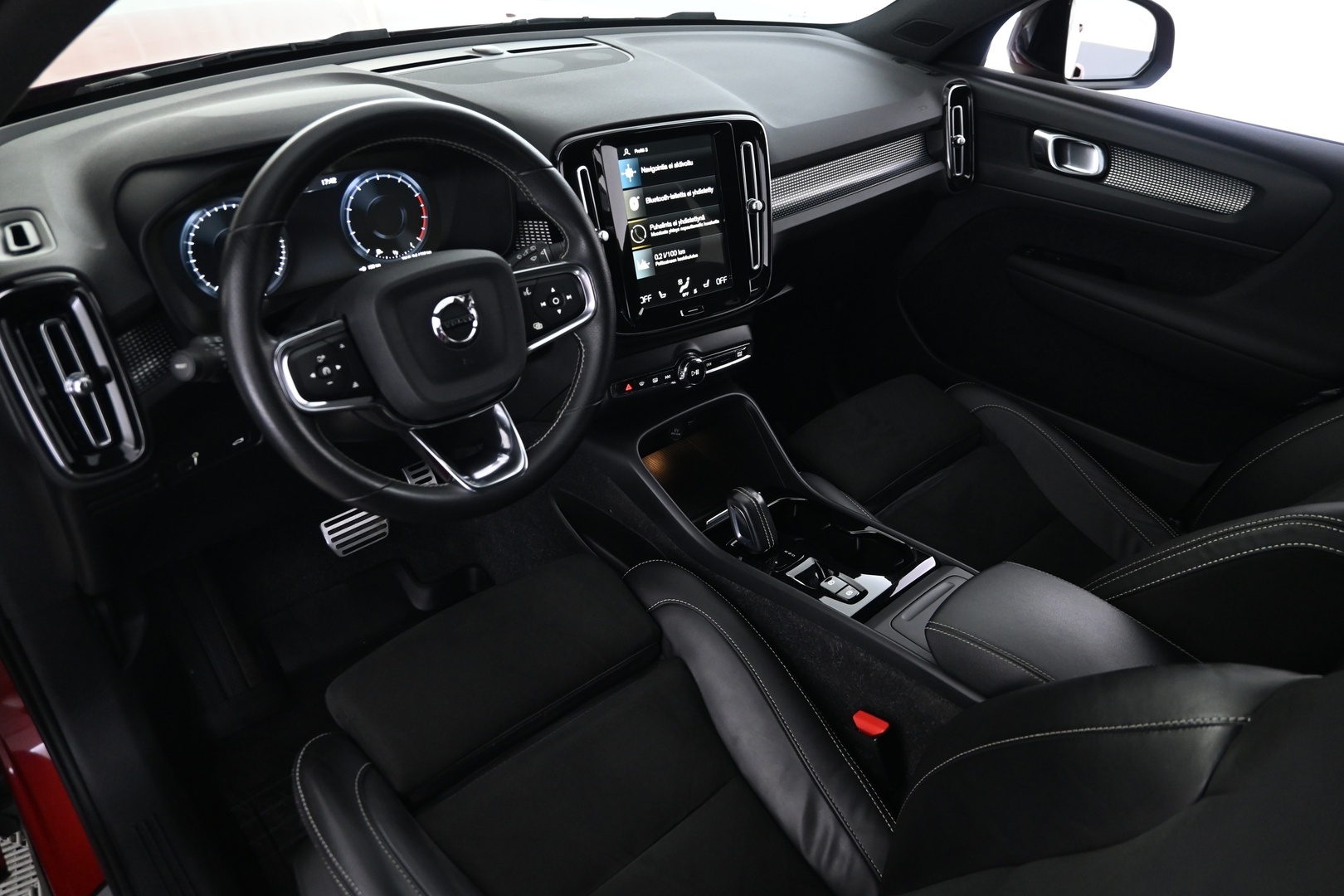 VOLVO XC40 2021