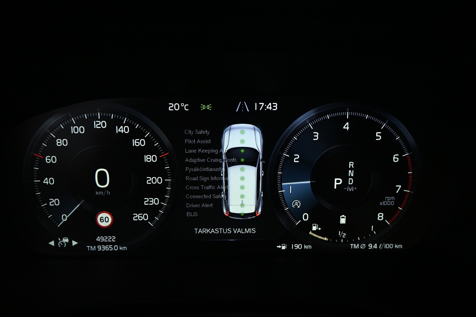 VOLVO XC40 2021
