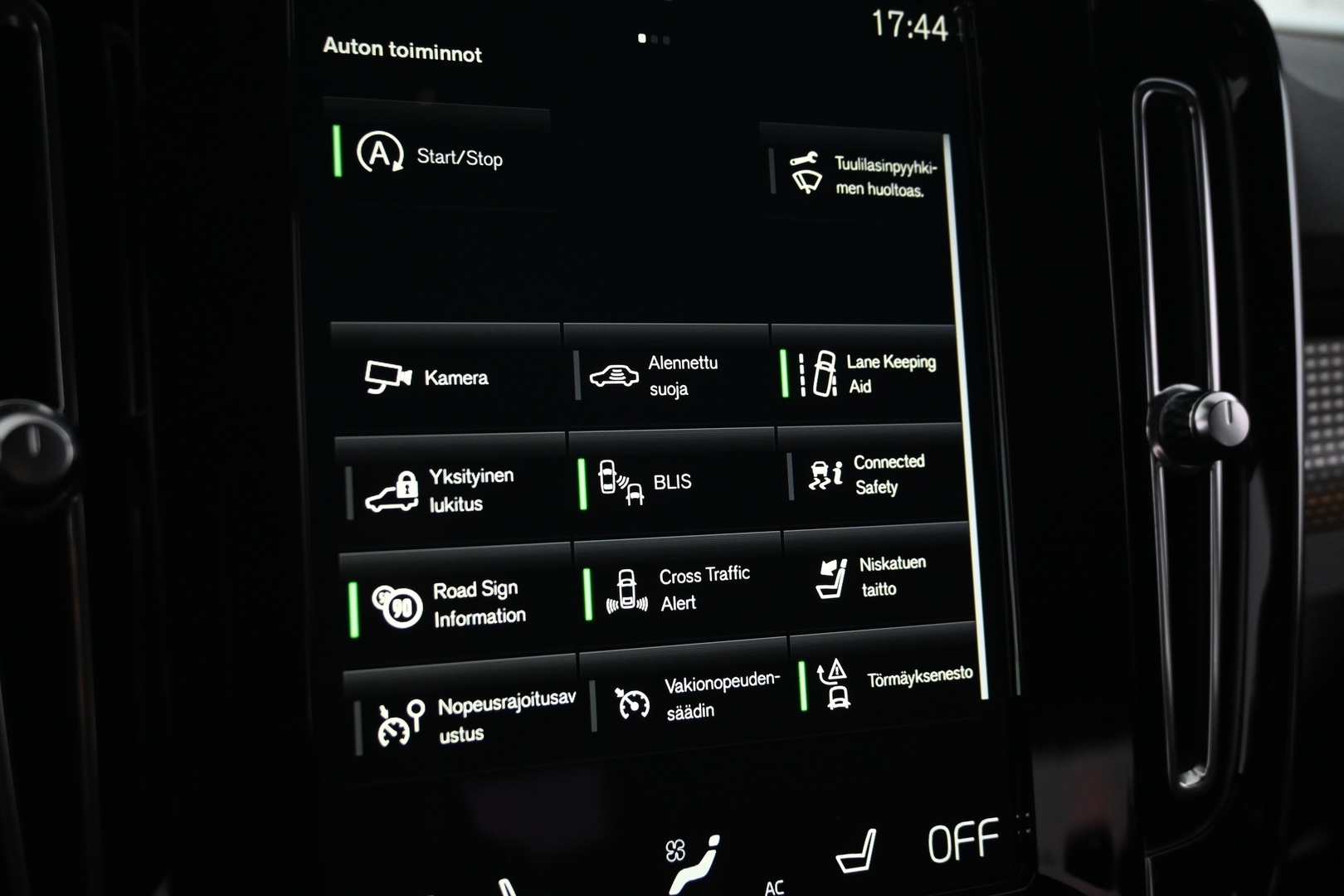 VOLVO XC40 2021