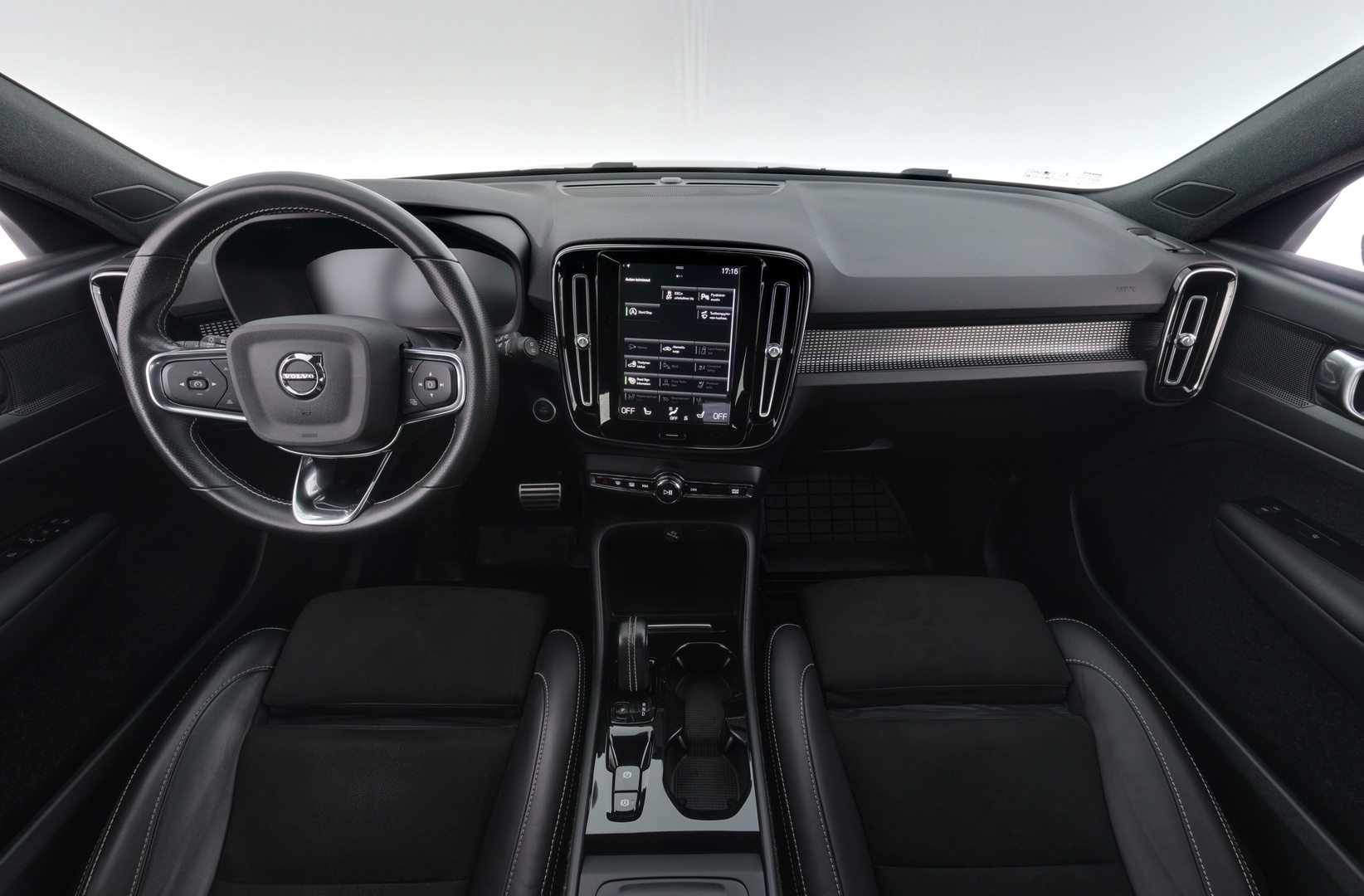 VOLVO XC40 2021