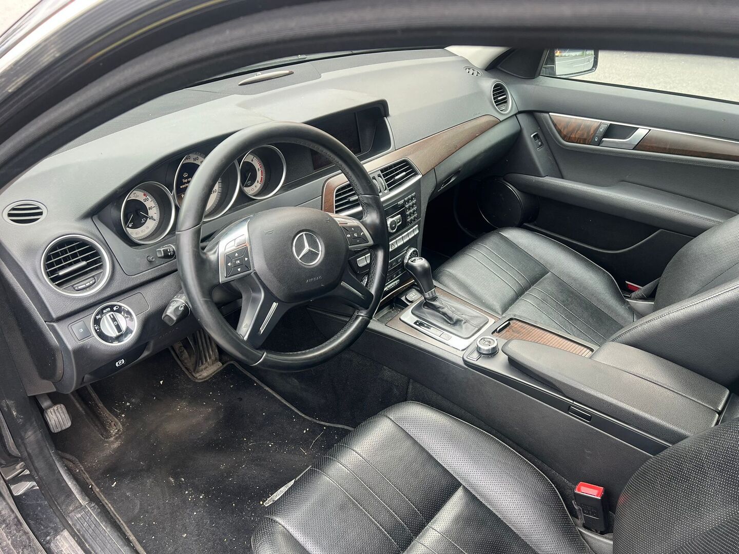 MERCEDES-BENZ C 2012