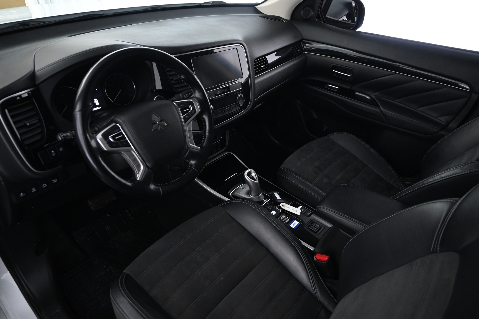 MITSUBISHI Outlander 2019