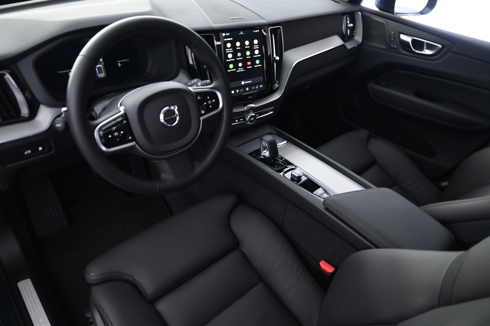 VOLVO XC60 2025