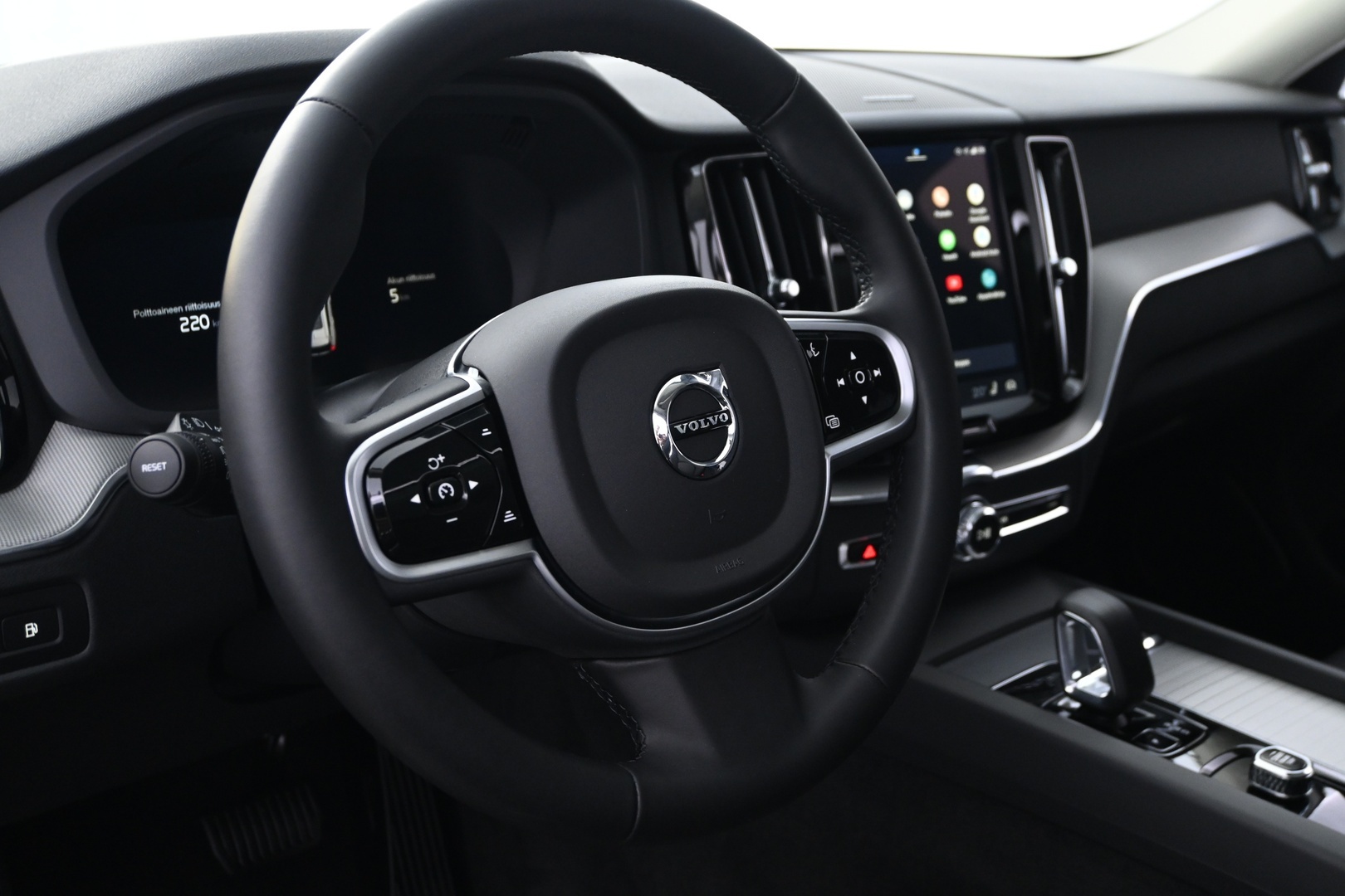 VOLVO XC60 2025