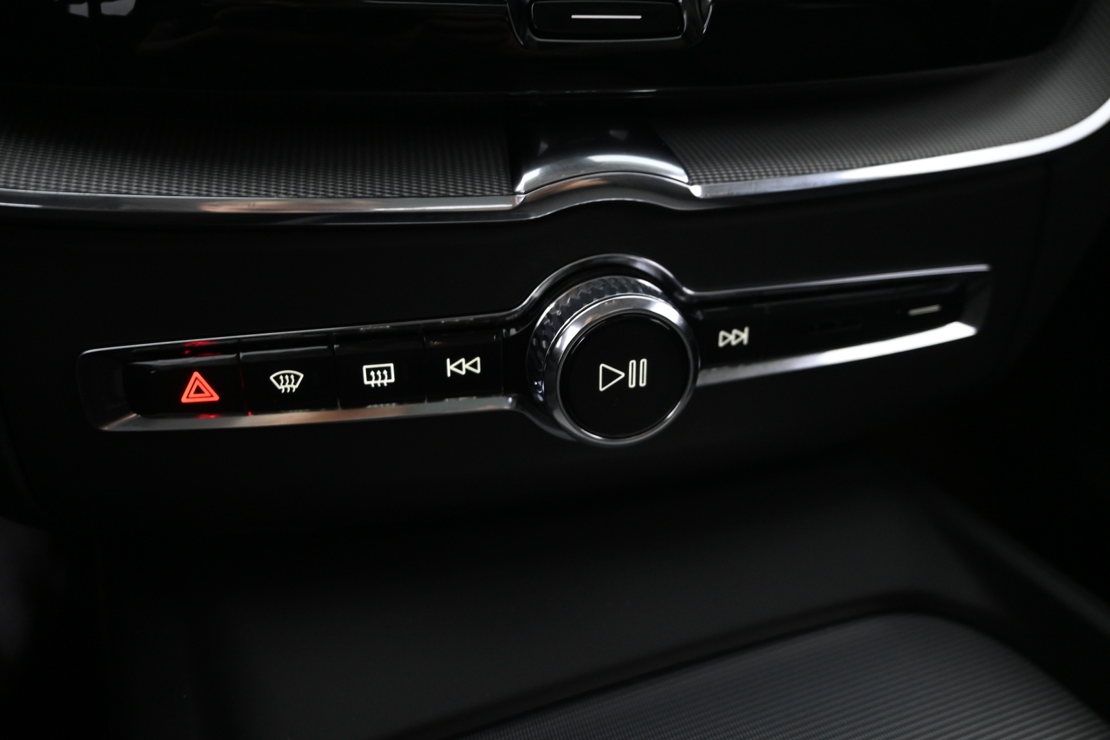 VOLVO XC60 2025