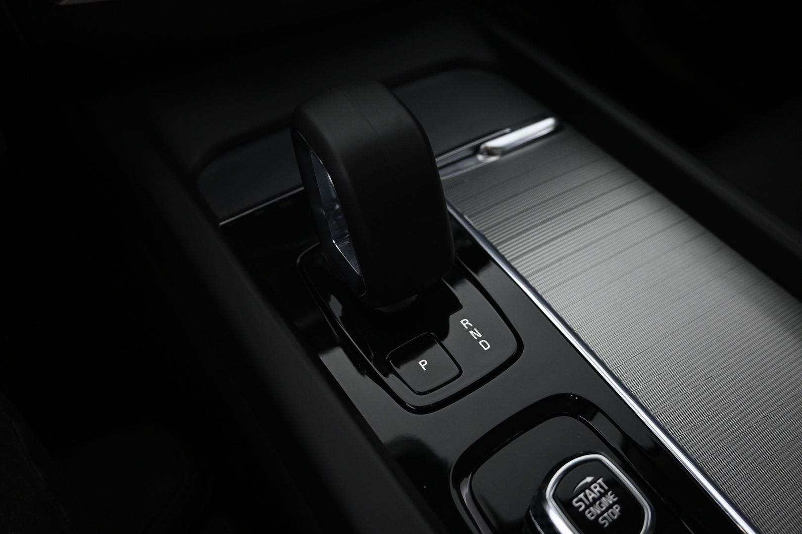 VOLVO XC60 2025