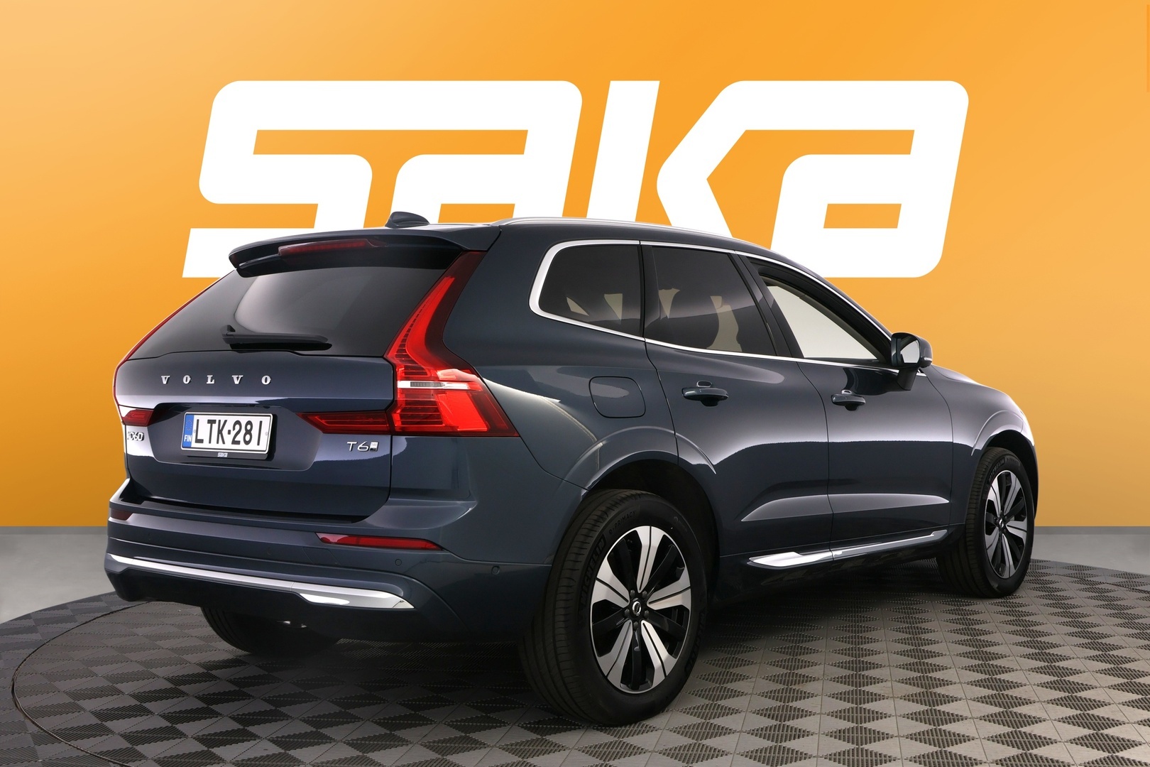 VOLVO XC60 2025