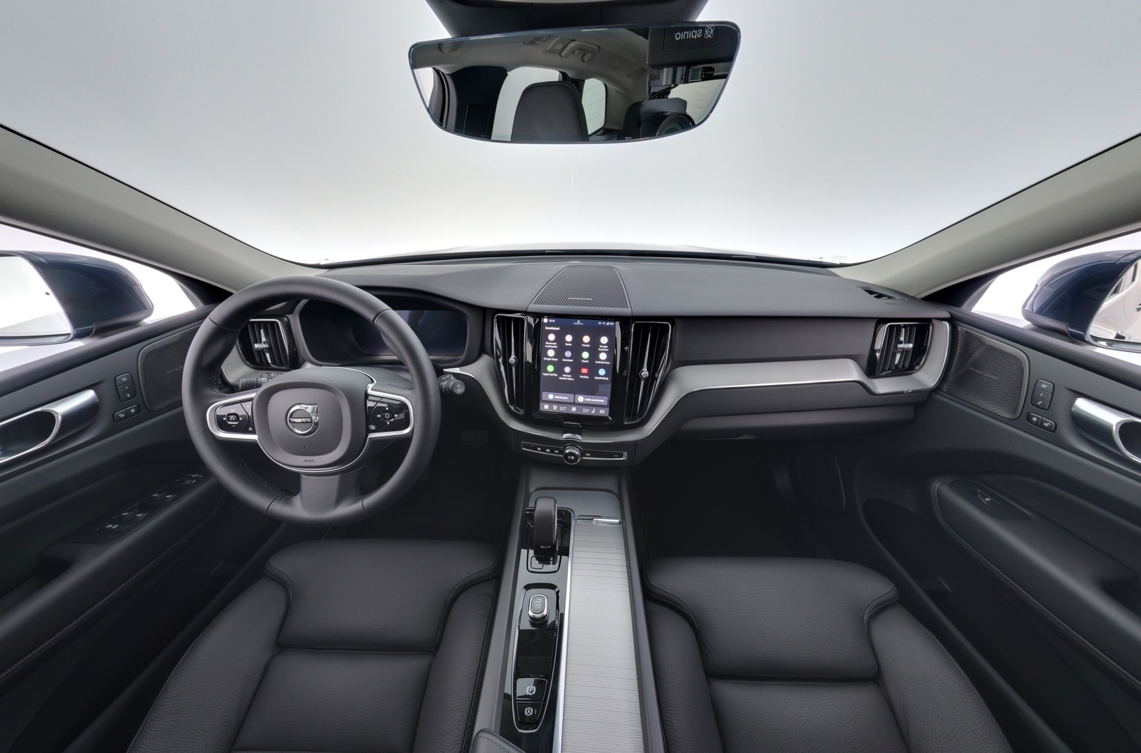 VOLVO XC60 2025