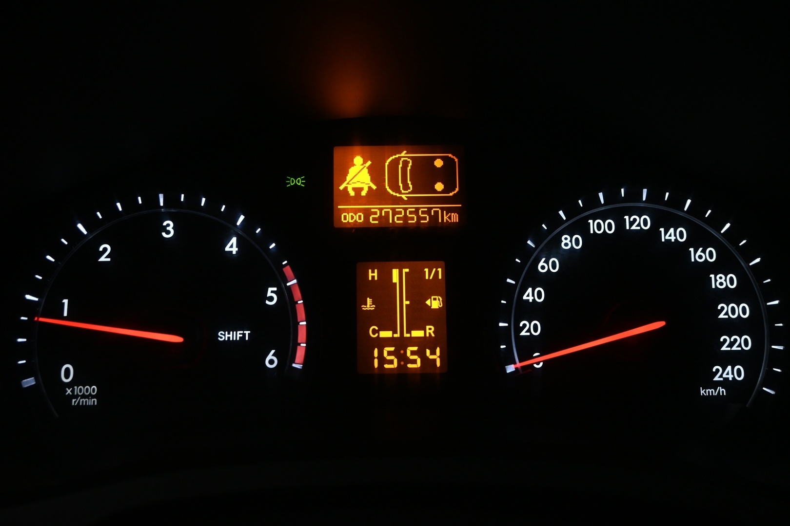 TOYOTA Avensis 2013