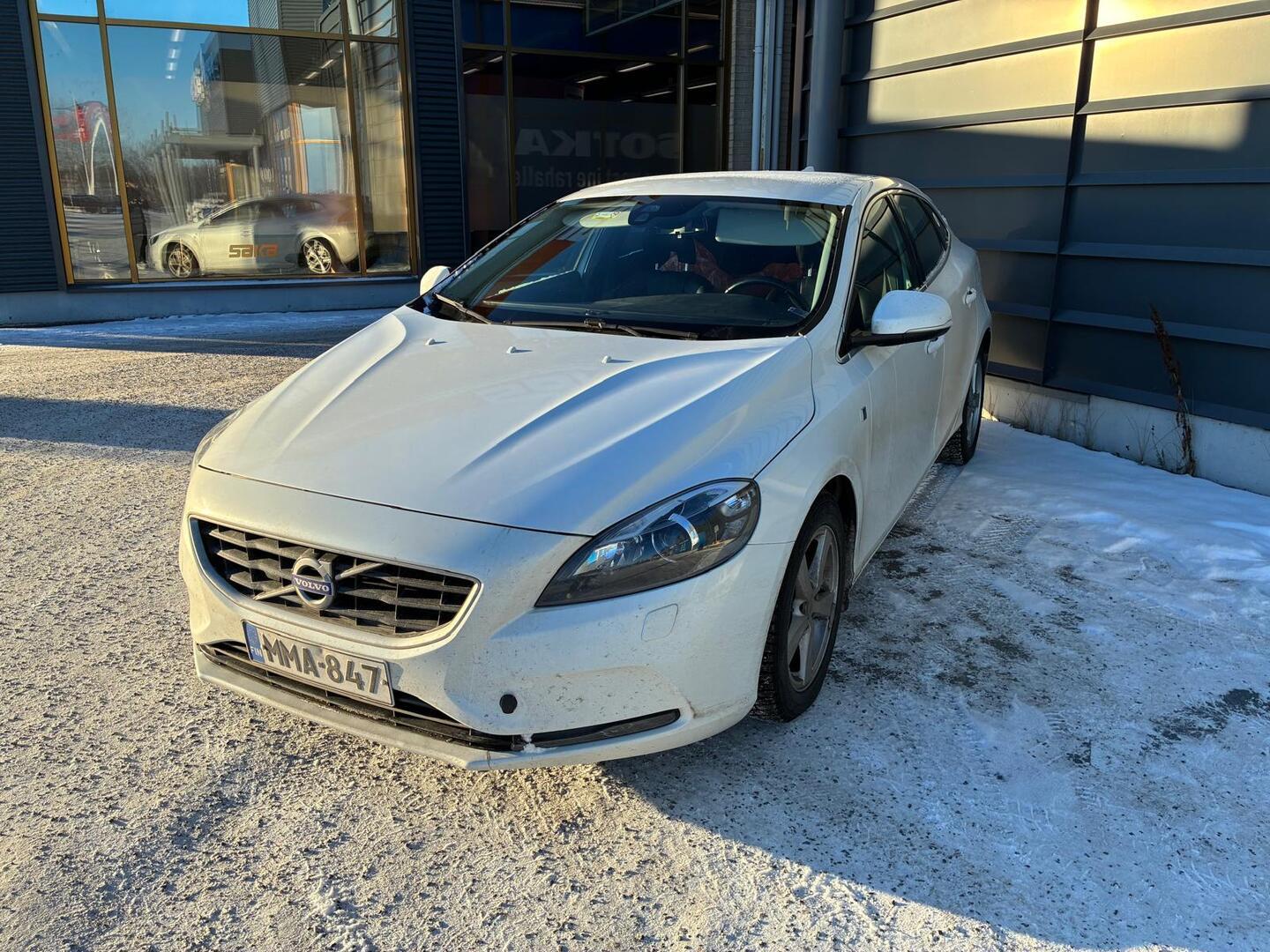 VOLVO V40 2015