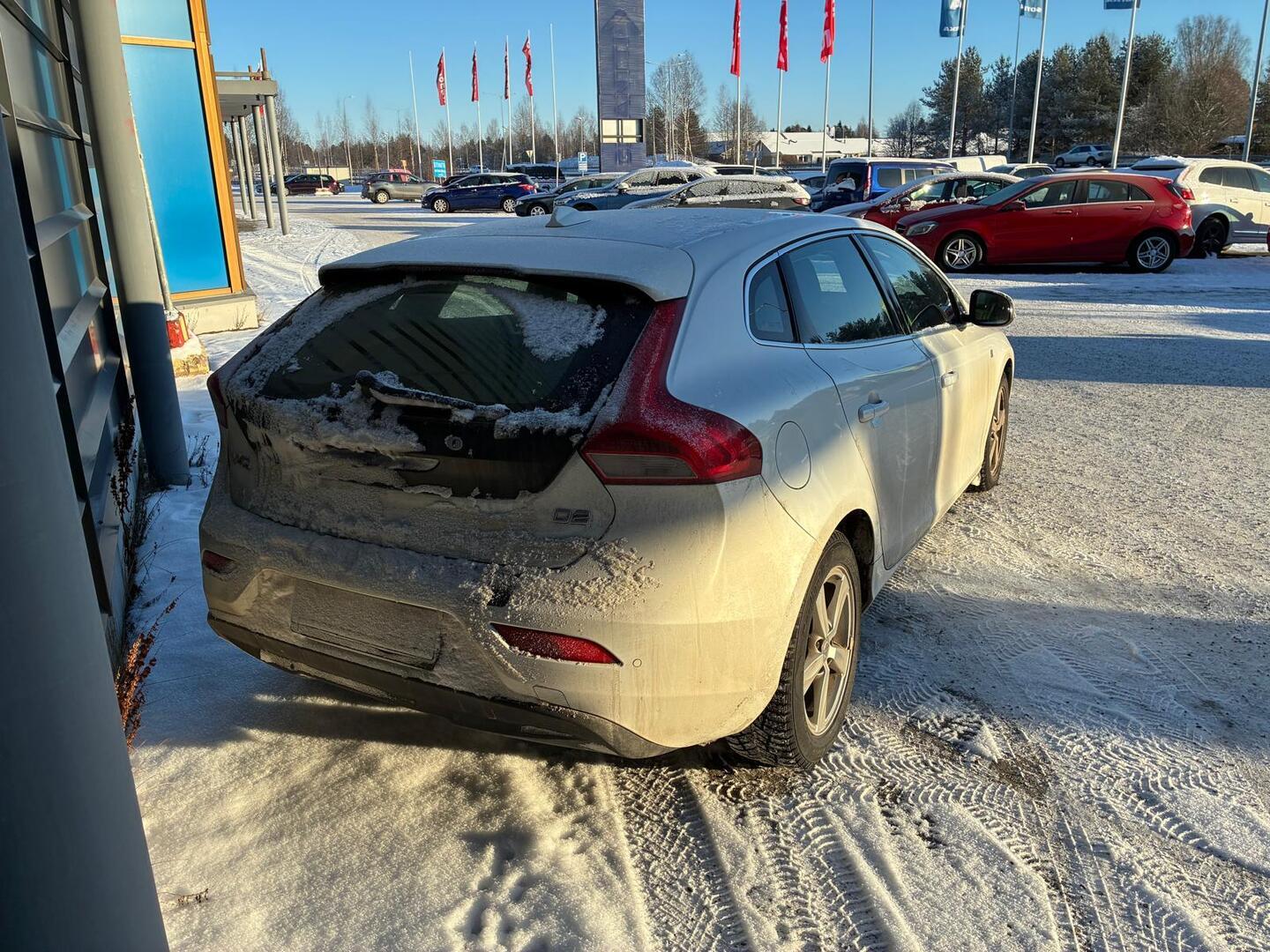 VOLVO V40 2015