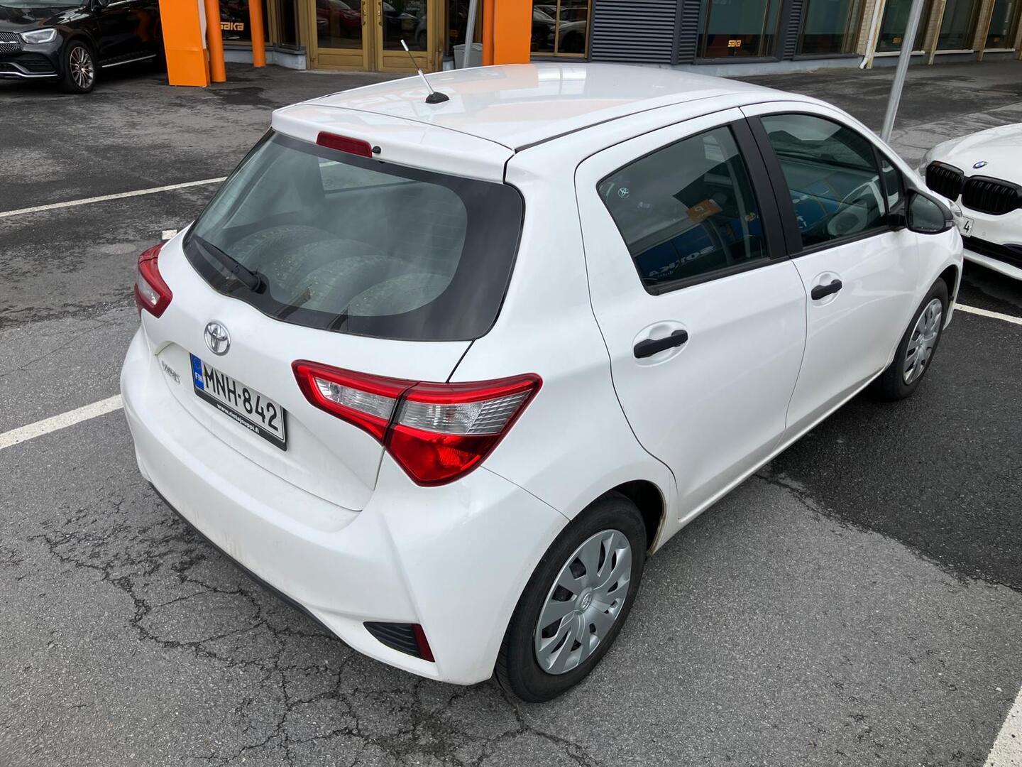 TOYOTA Yaris 2018