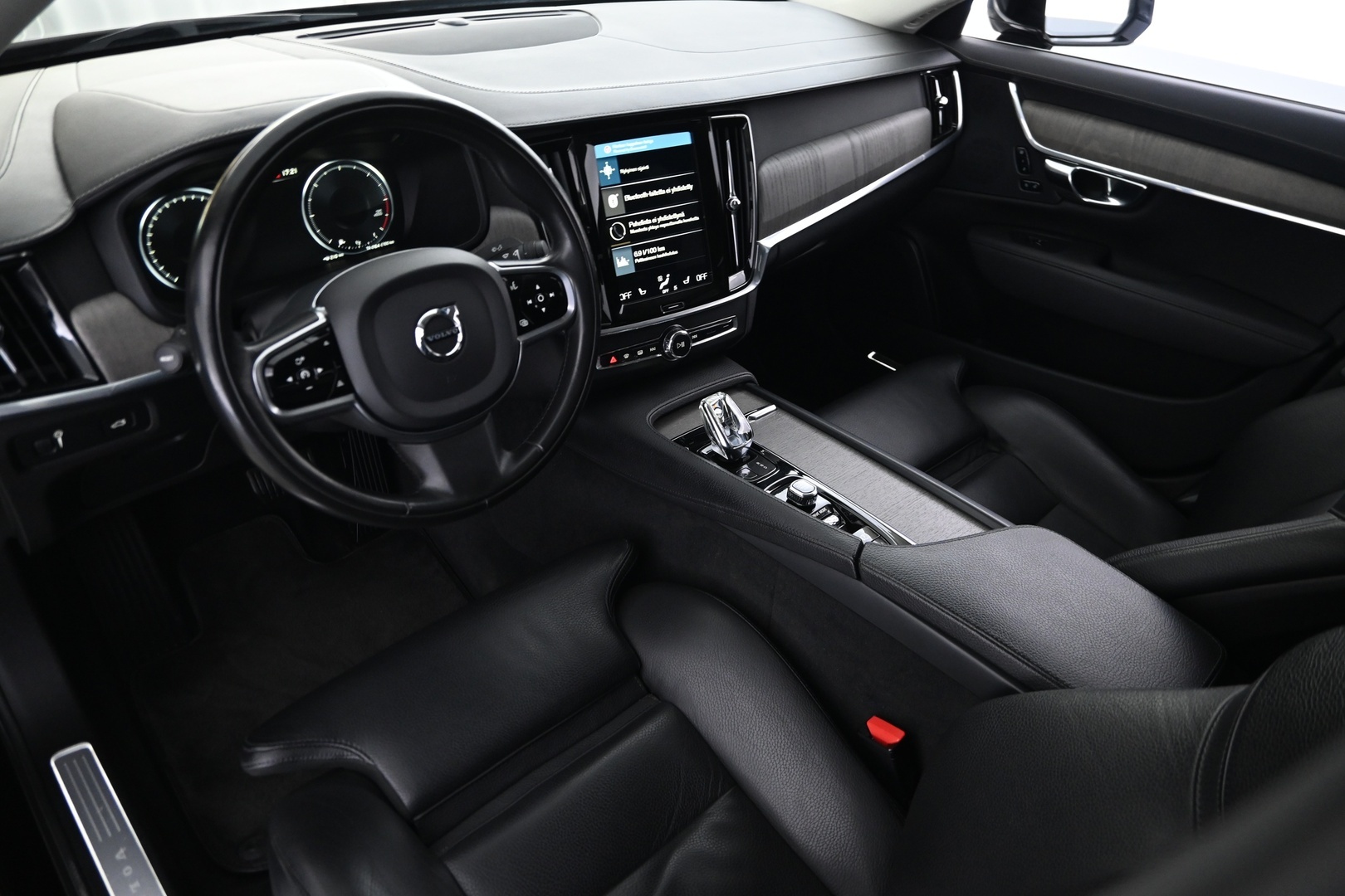 VOLVO S90 2021