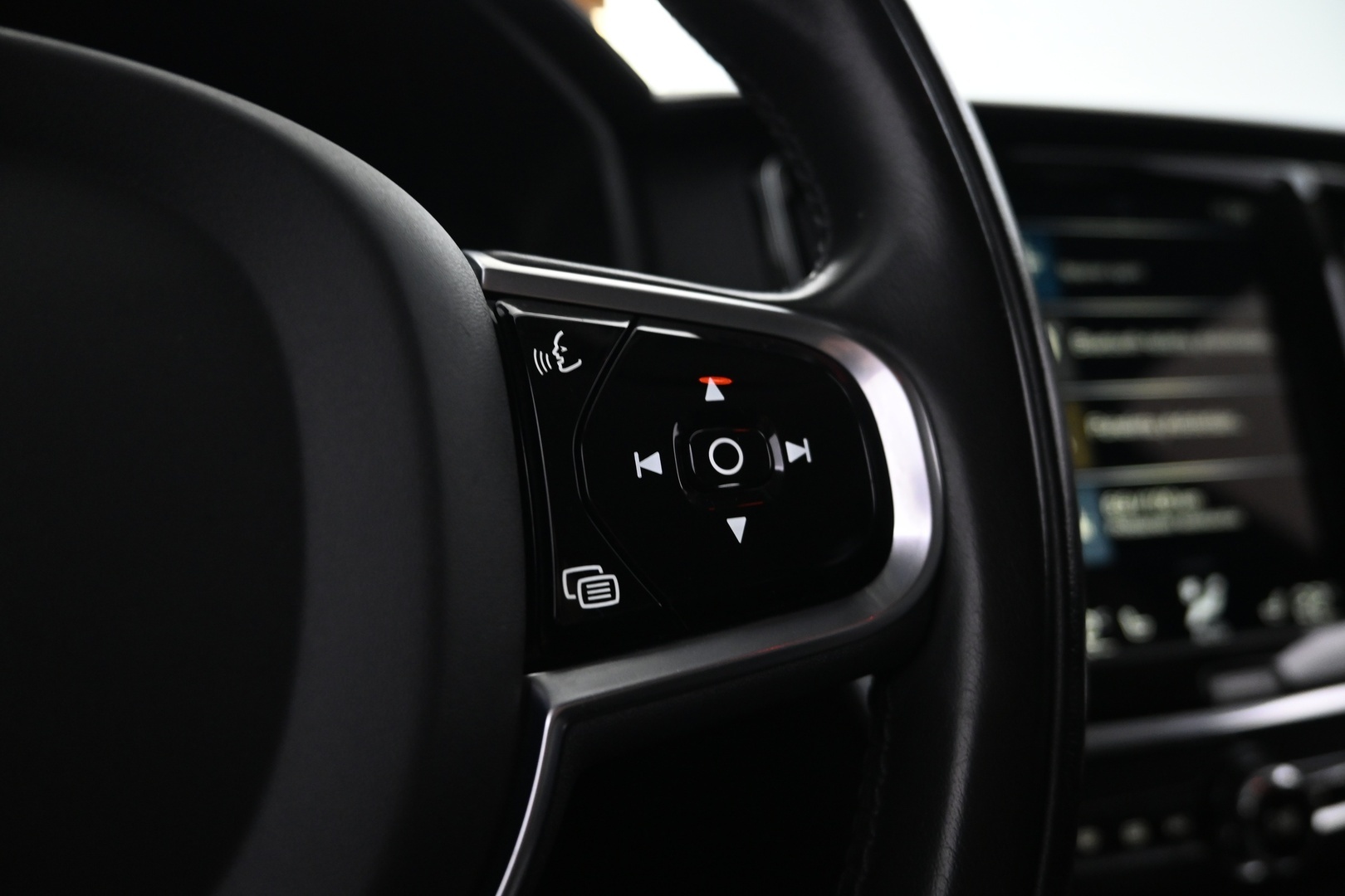 VOLVO S90 2021