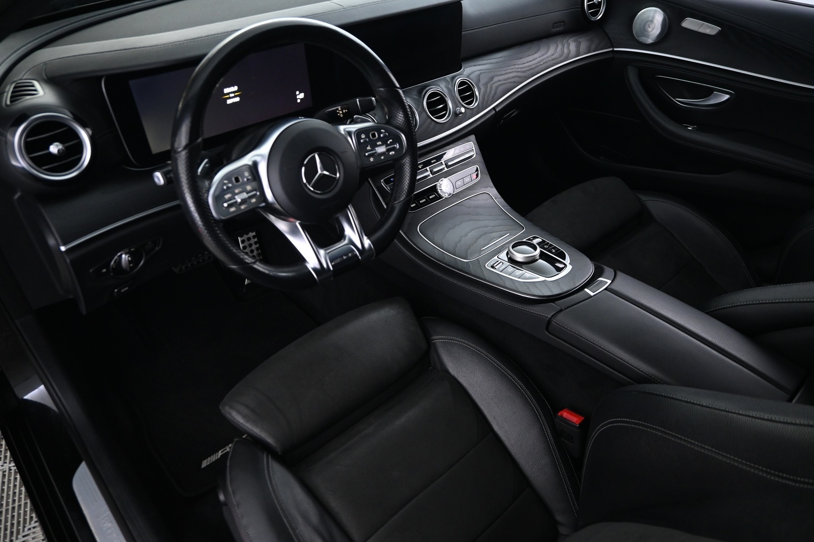 MERCEDES-BENZ E 2019