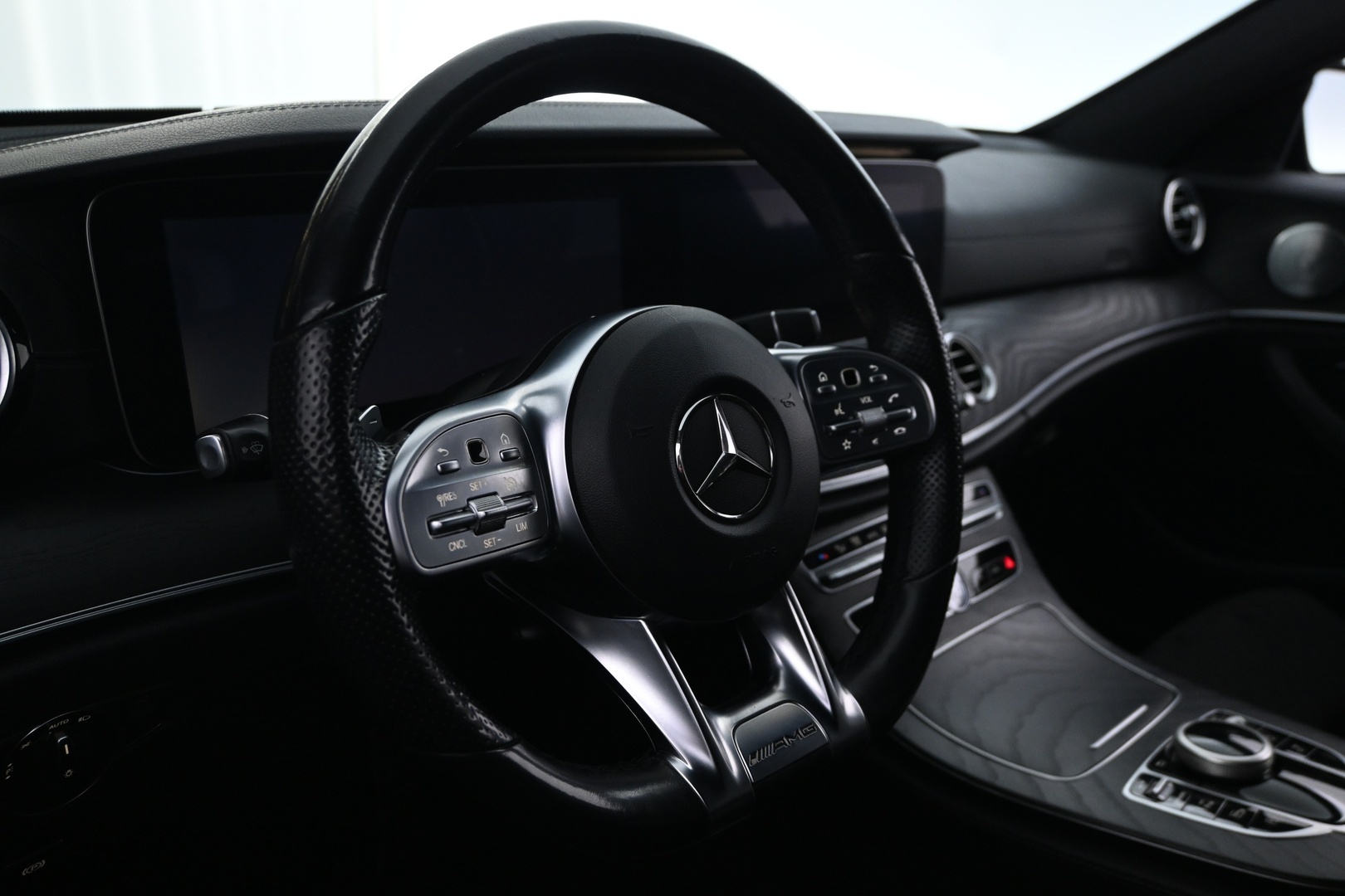 MERCEDES-BENZ E 2019