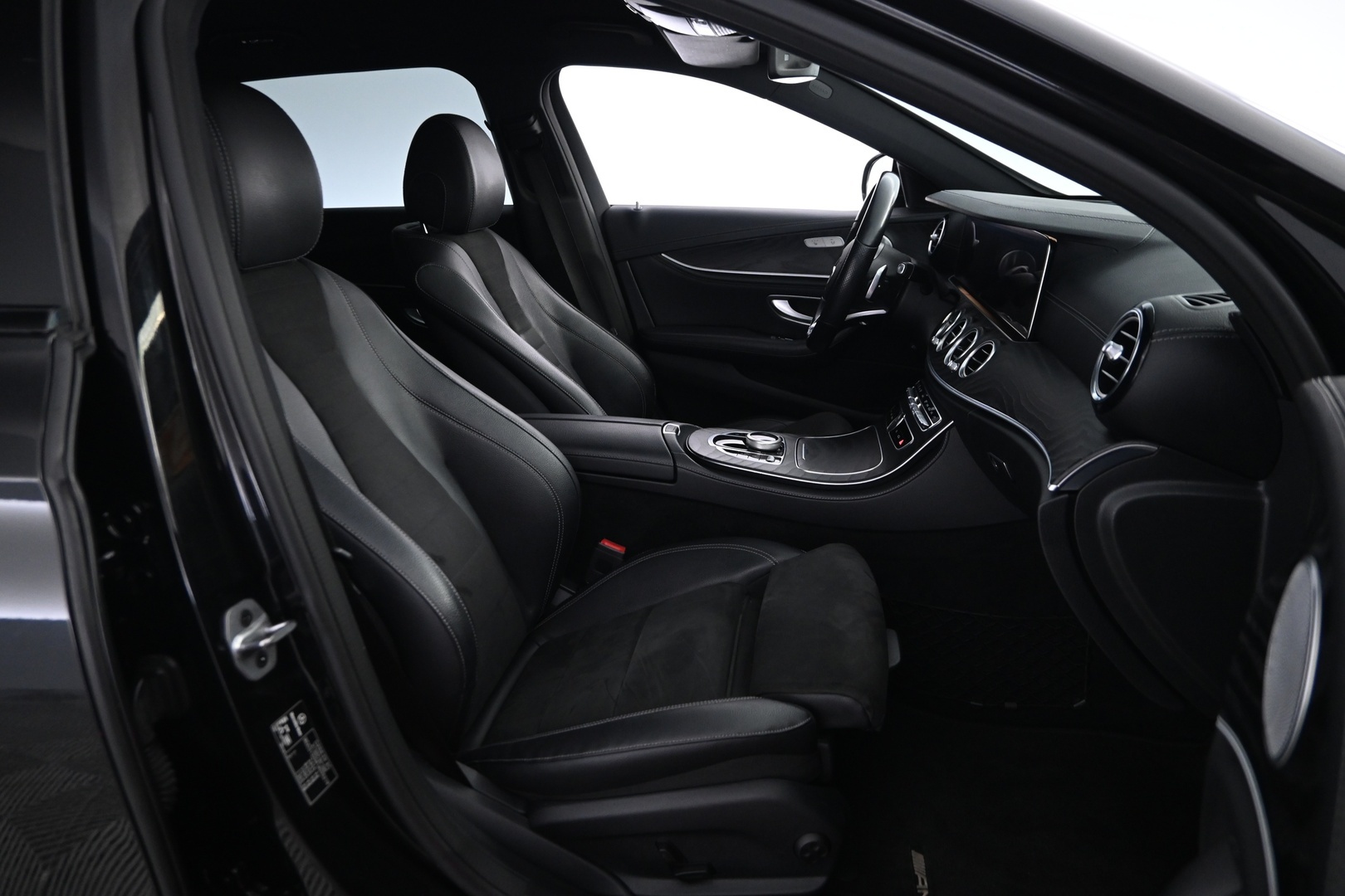 MERCEDES-BENZ E 2019