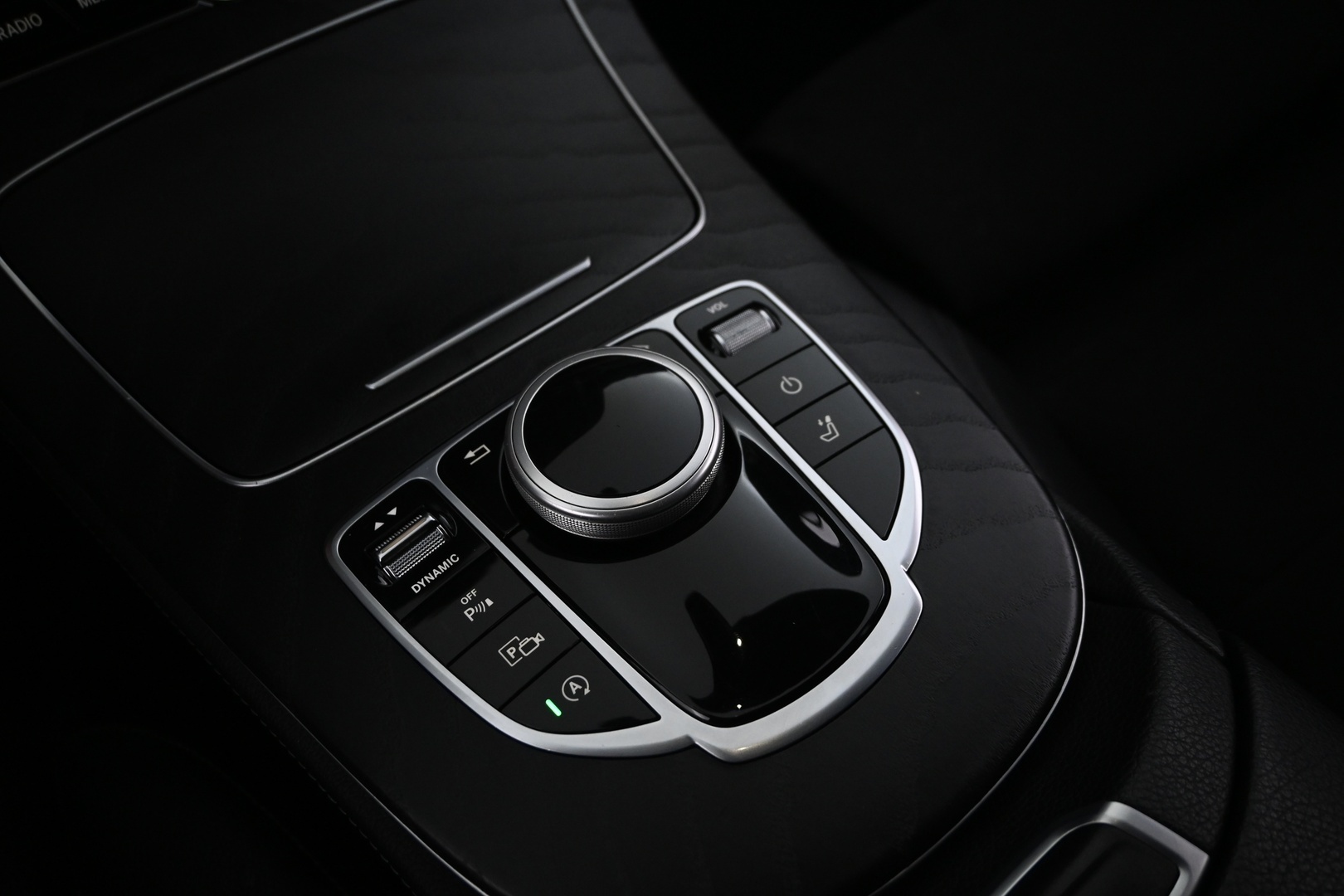 MERCEDES-BENZ E 2019