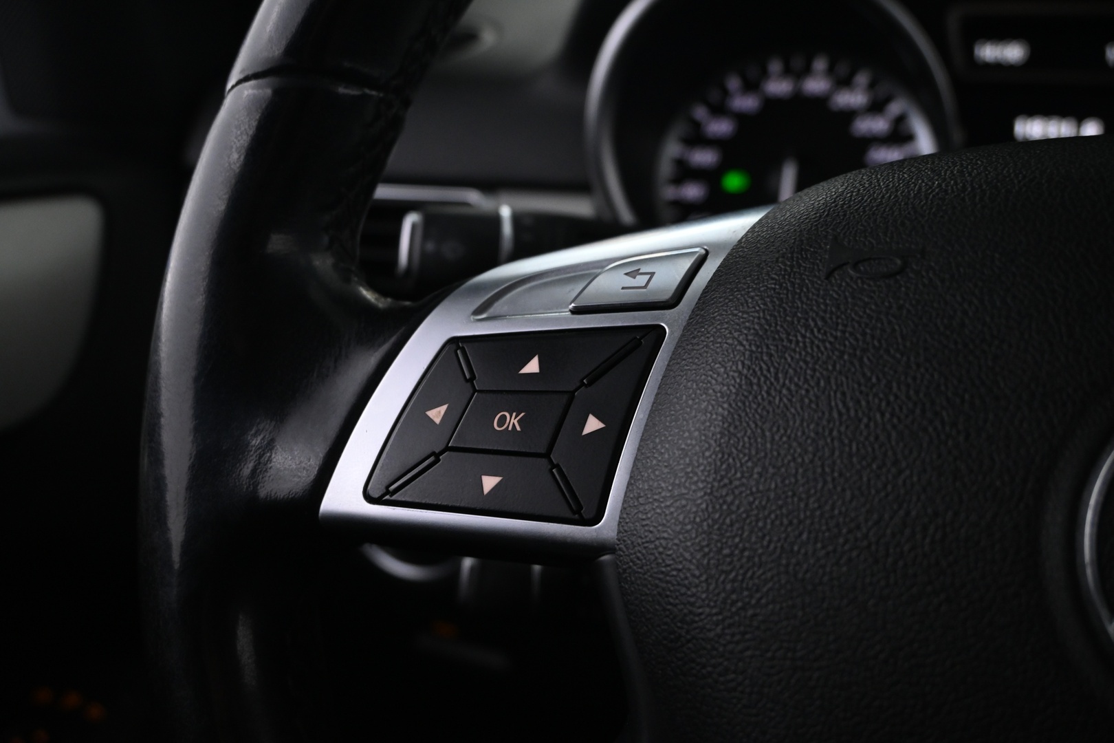 MERCEDES-BENZ ML 2011