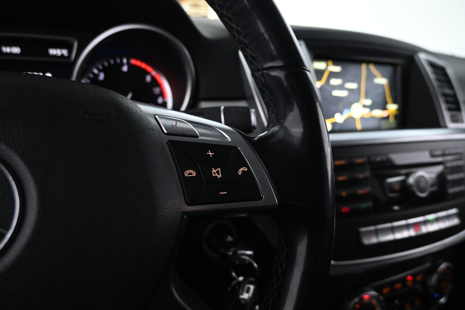 MERCEDES-BENZ ML 2011