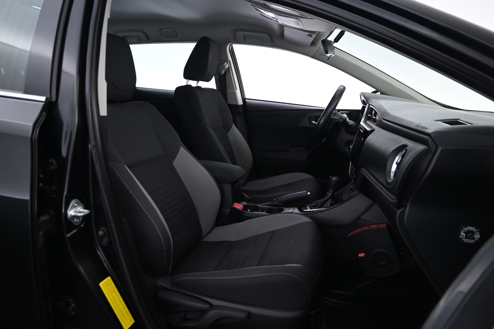 TOYOTA Auris 2016