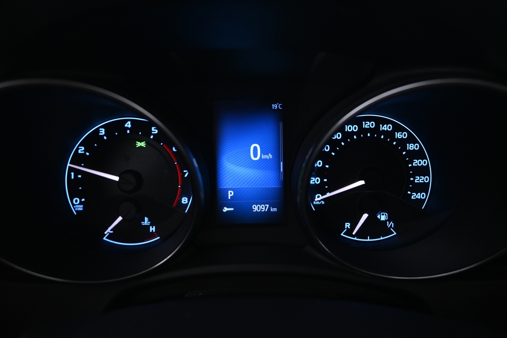 TOYOTA Auris 2016