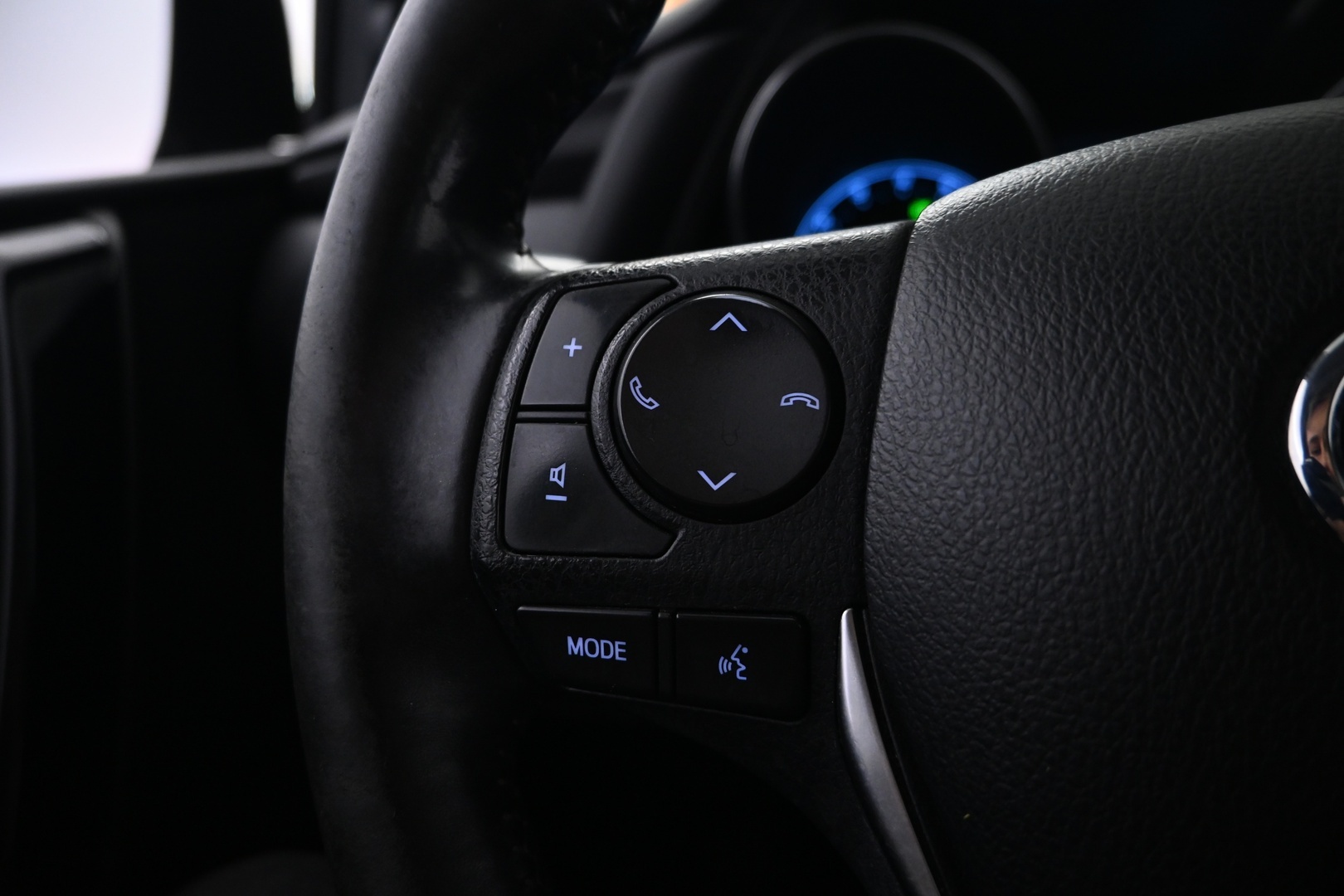 TOYOTA Auris 2016