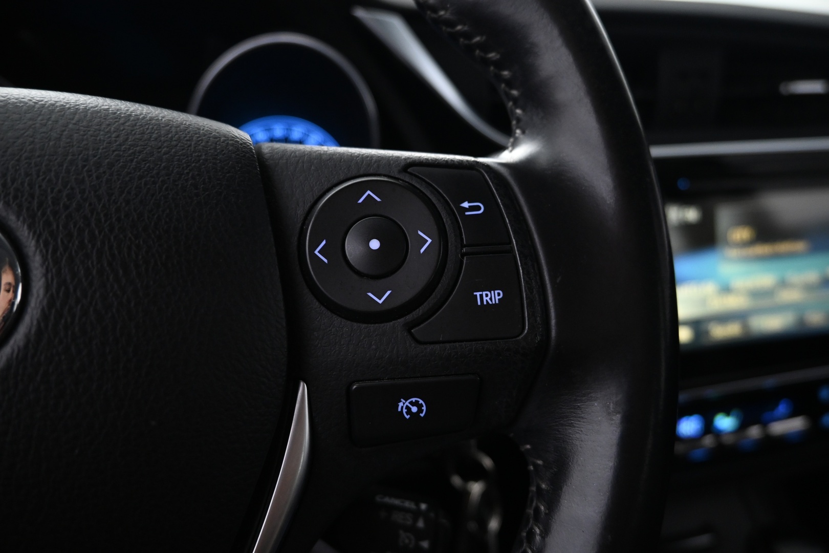 TOYOTA Auris 2016