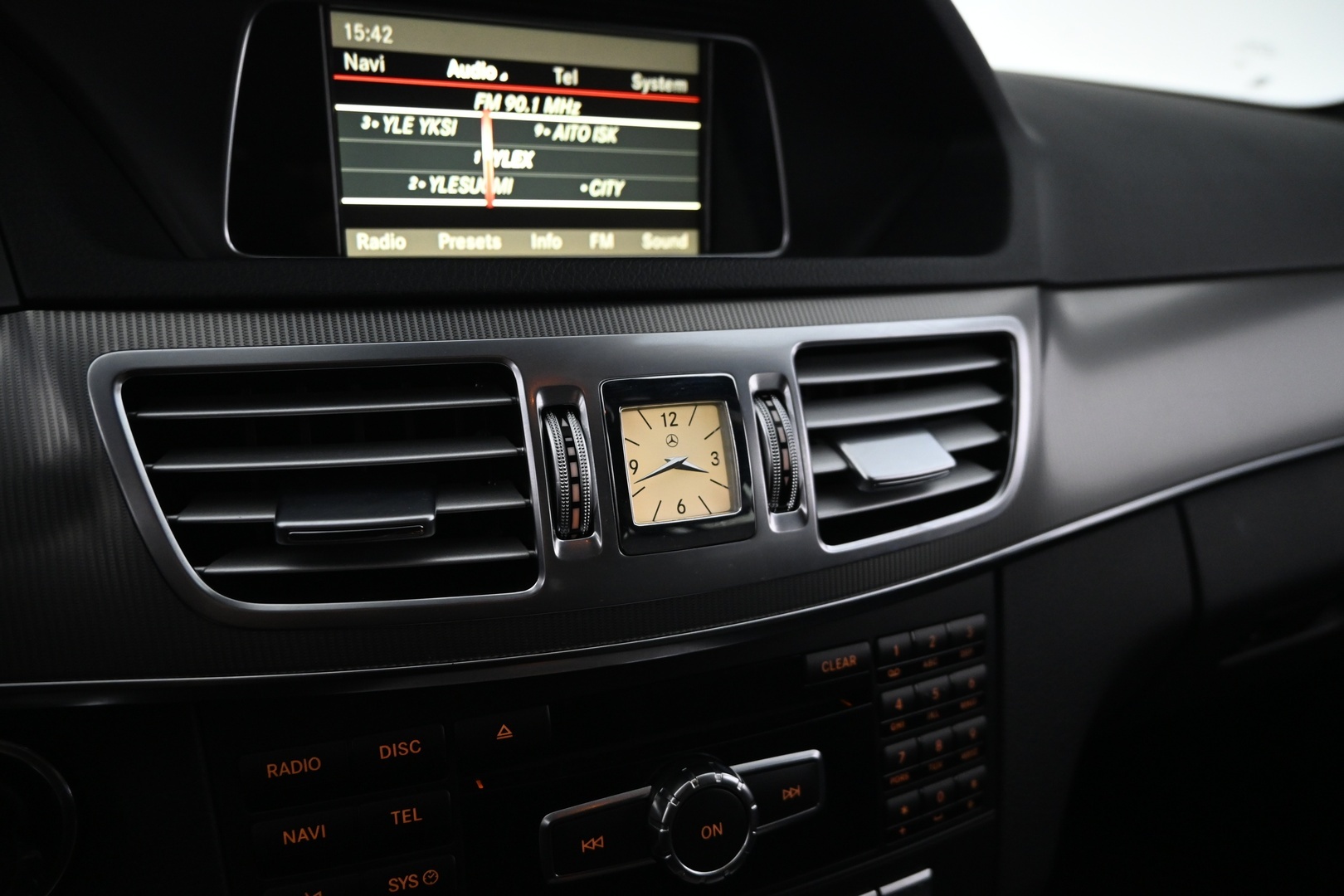 MERCEDES-BENZ E 2014