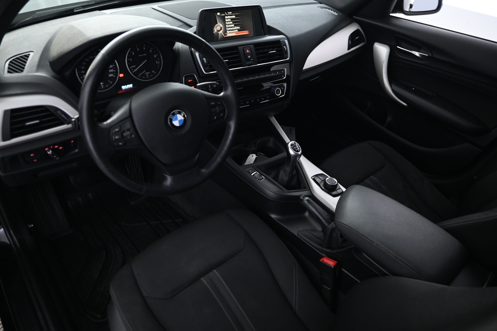 BMW 118 2016