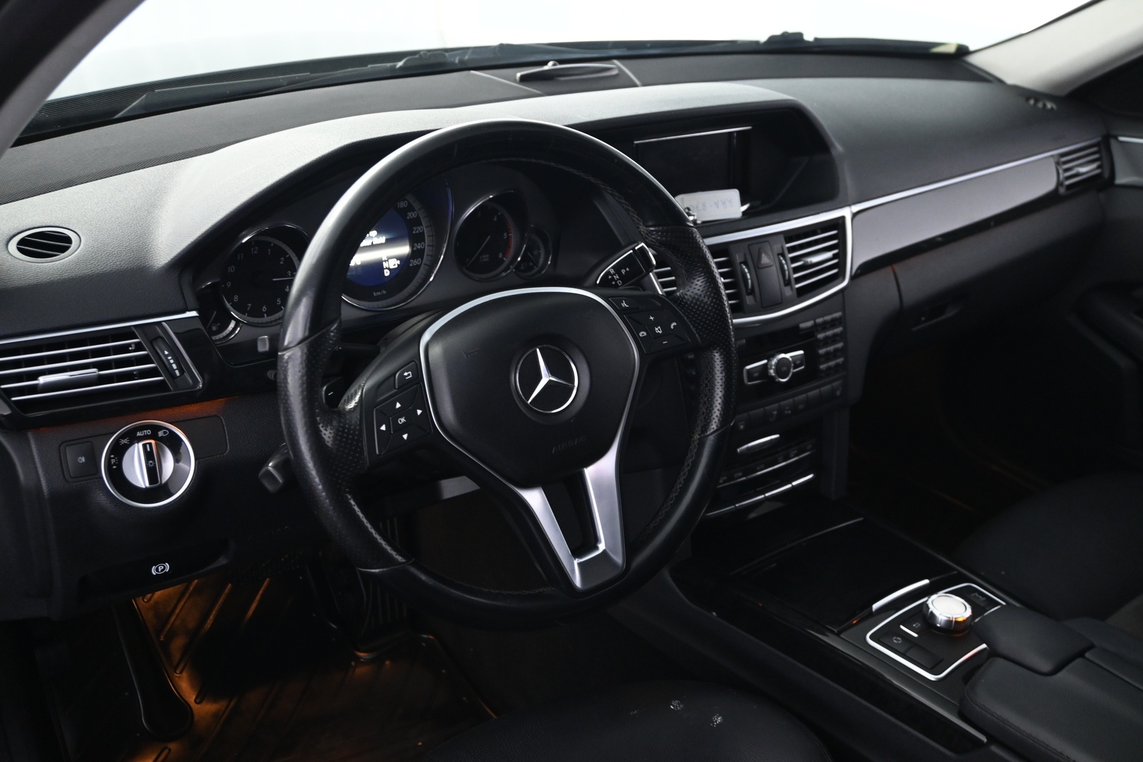MERCEDES-BENZ E 2013