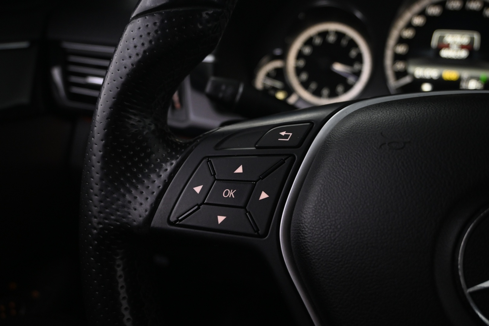 MERCEDES-BENZ E 2013